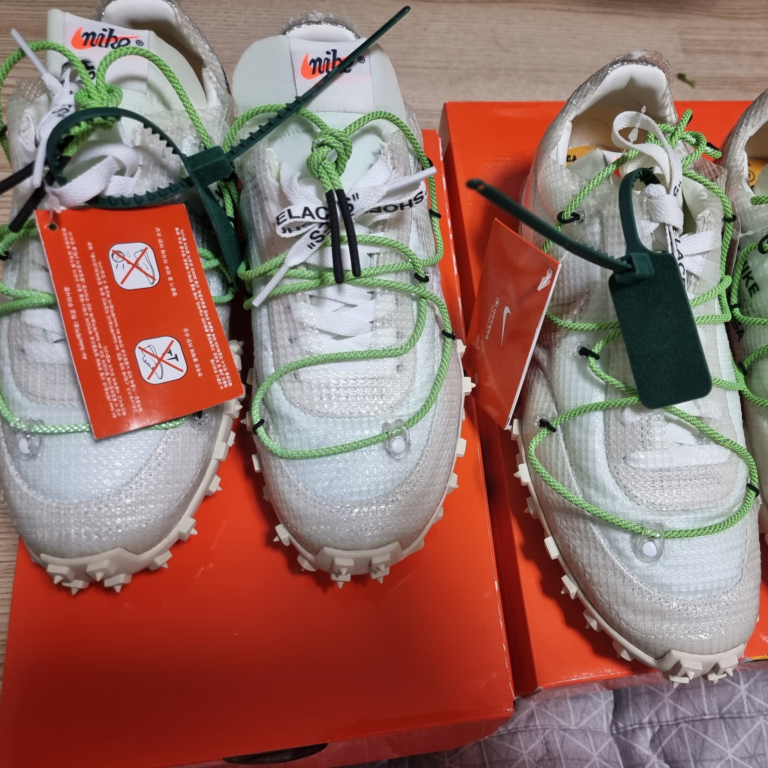 (W) Nike x Off-White Waffle Racer White 착용 스타일