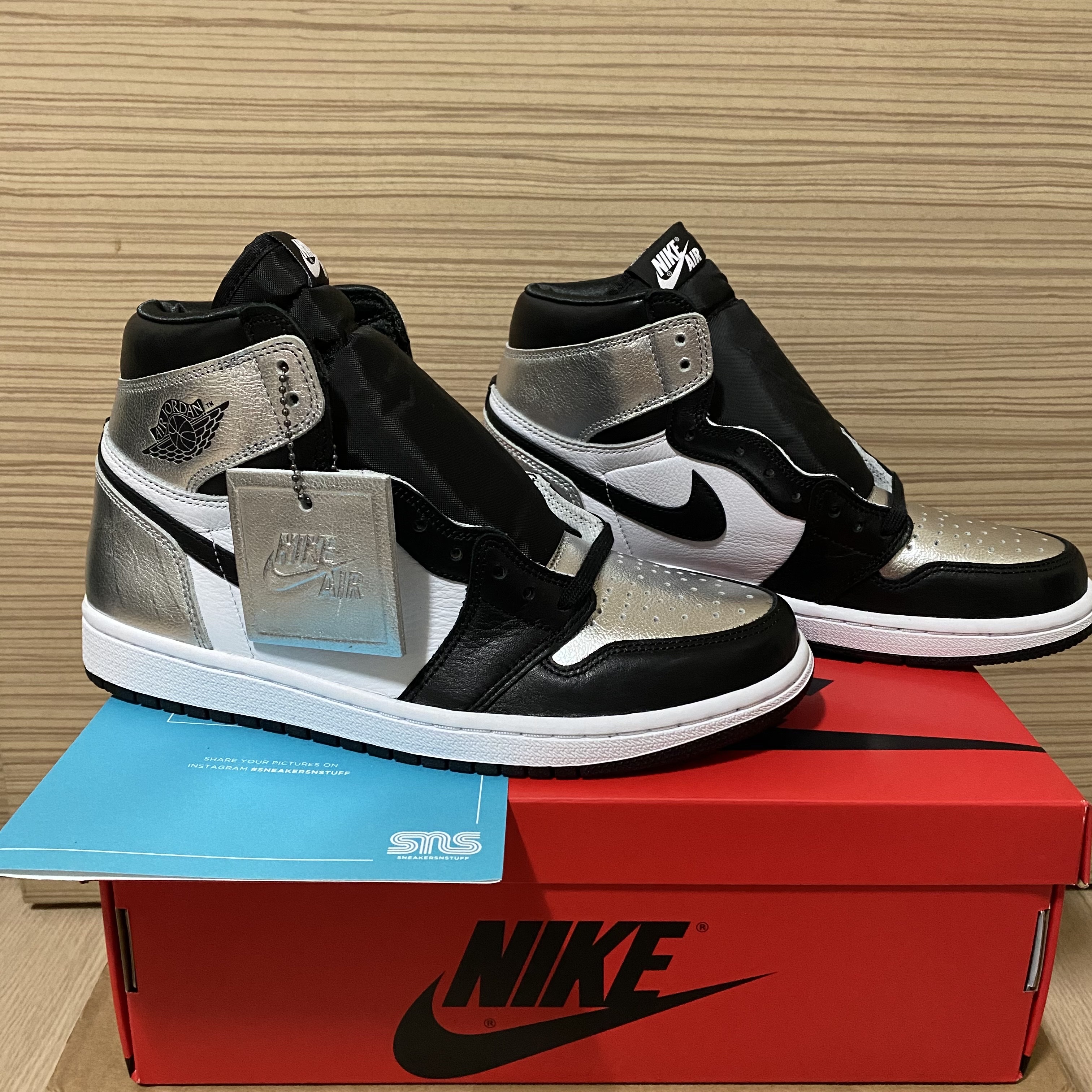 (W) Jordan 1 Retro High OG Silver Toe 착용 스타일 - 2