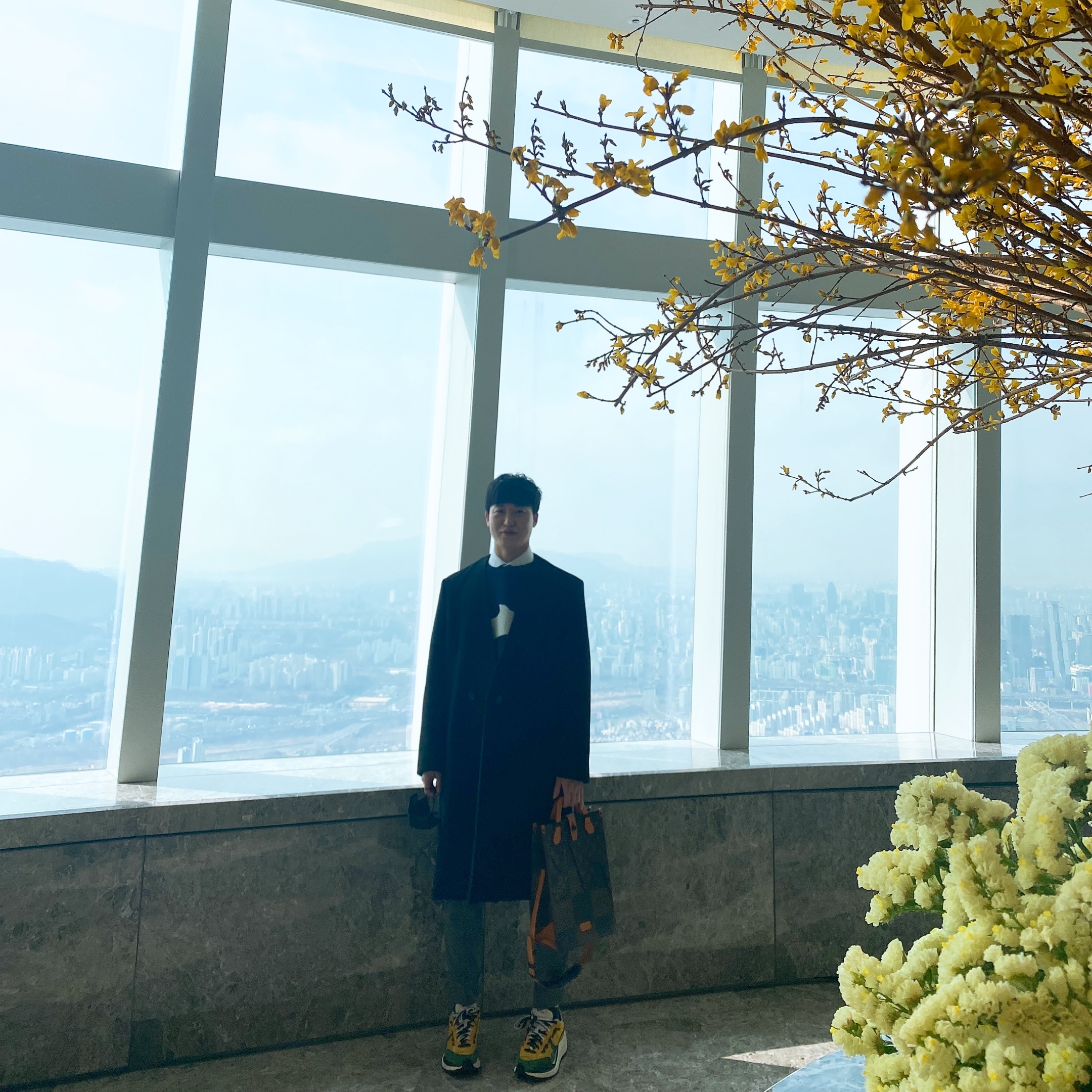 Nike x Sacai VaporWaffle Tour Yellow & Gorge Green Sail 착용 스타일