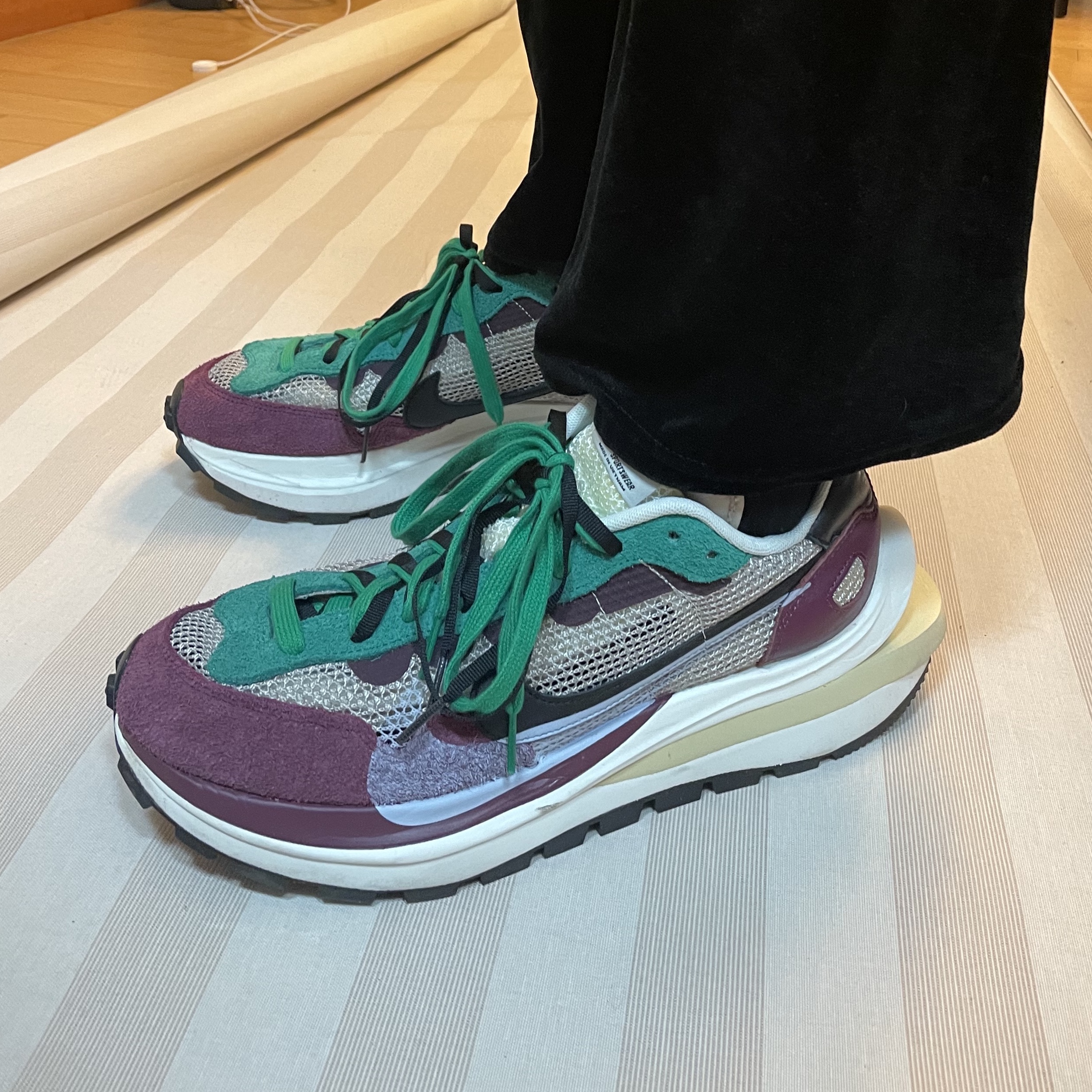 Nike x Sacai VaporWaffle String & Black Villain Red 착용 스타일