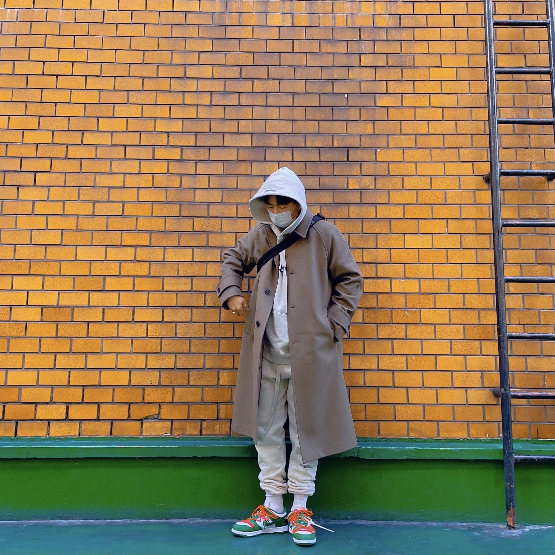 Nike x Off-White Dunk Low Pine Green, Essentials 3D Silicon Applique Pullover Hoodie Oatmeal/Oatmeal Heather/Light Heather Oatmeal 2020 착용 스타일 - 1
