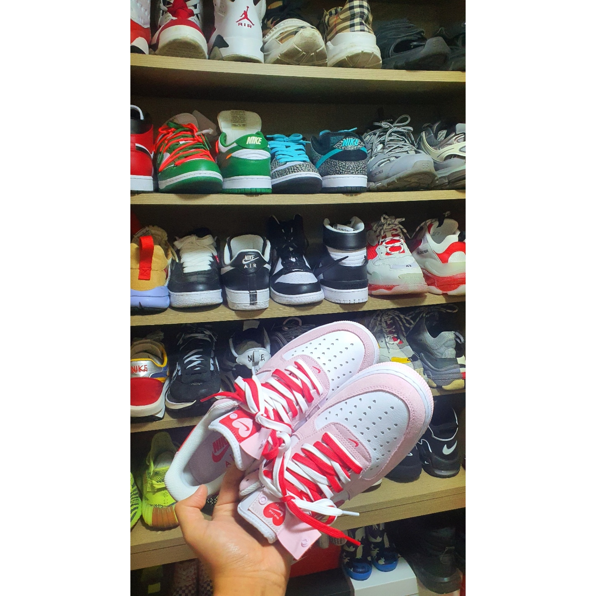 Nike Air Force 1 '07 QS Valentine's Day 착용 스타일 - 2