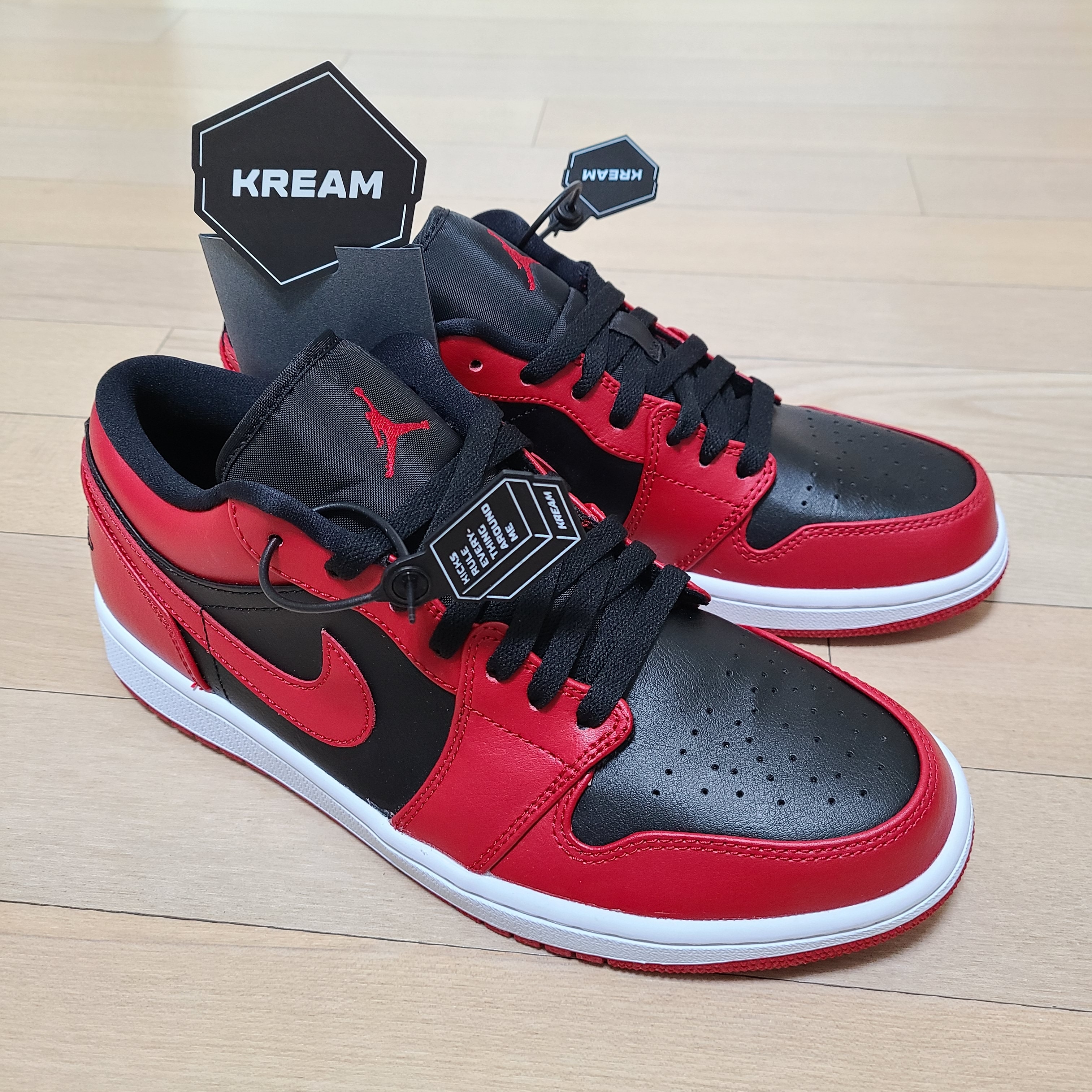 Jordan 1 Low Varsity Red 착용 스타일