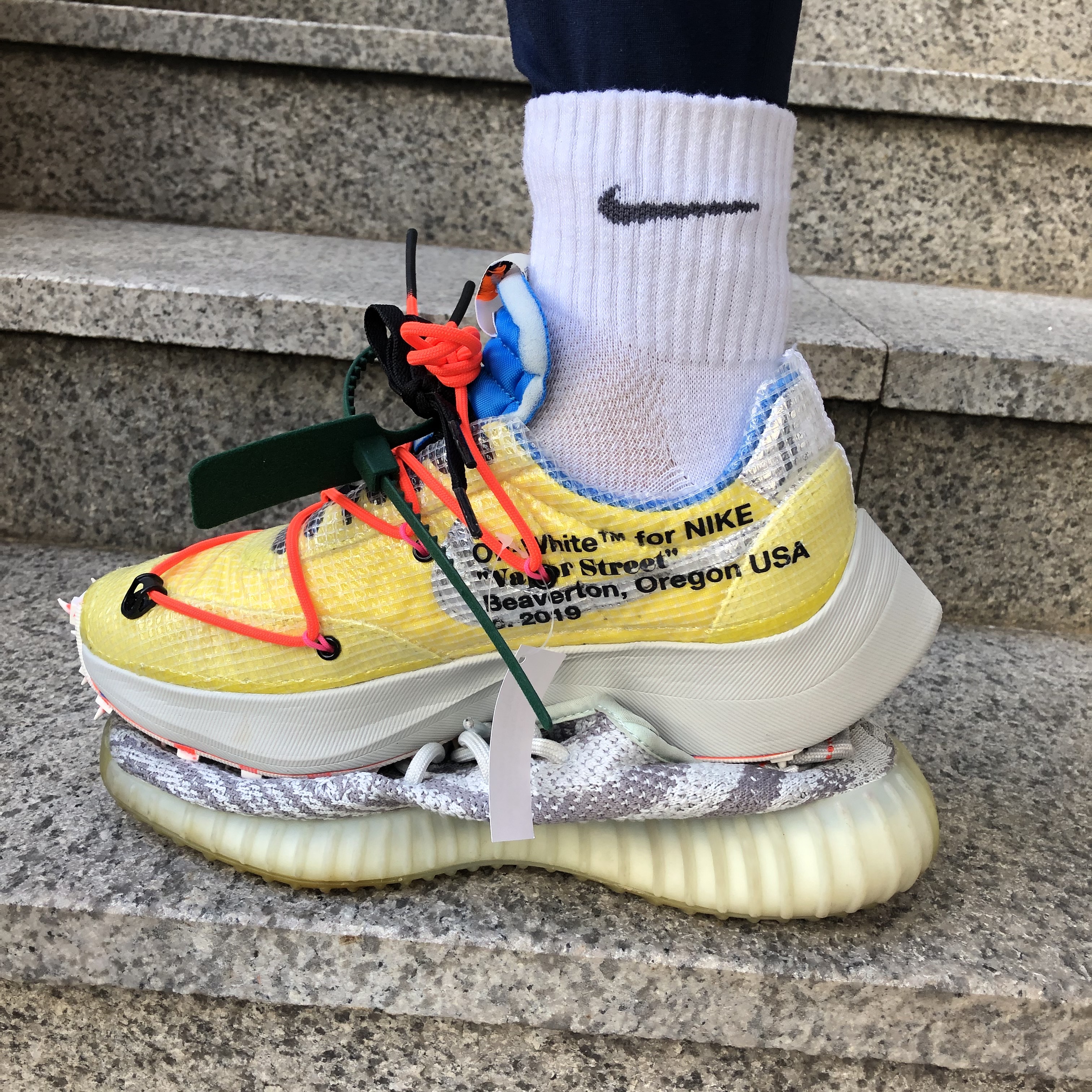 (W) Nike x Off-White Vapor Street Tour Yellow, Adidas Yeezy Boost 350 V2 Blue Tint 2017 착용 스타일