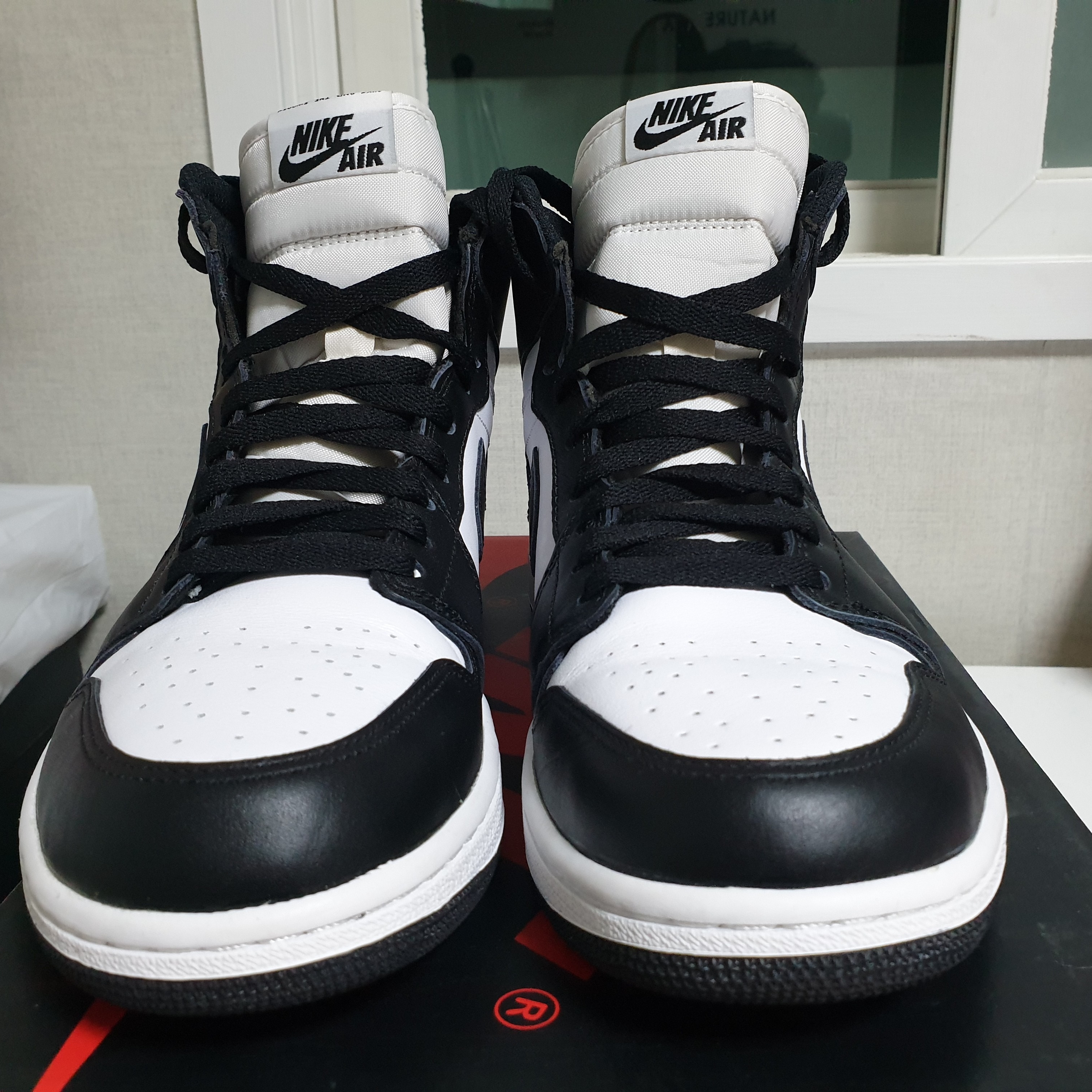 Jordan 1 Retro High OG Black White 2014 착용 스타일 - 2