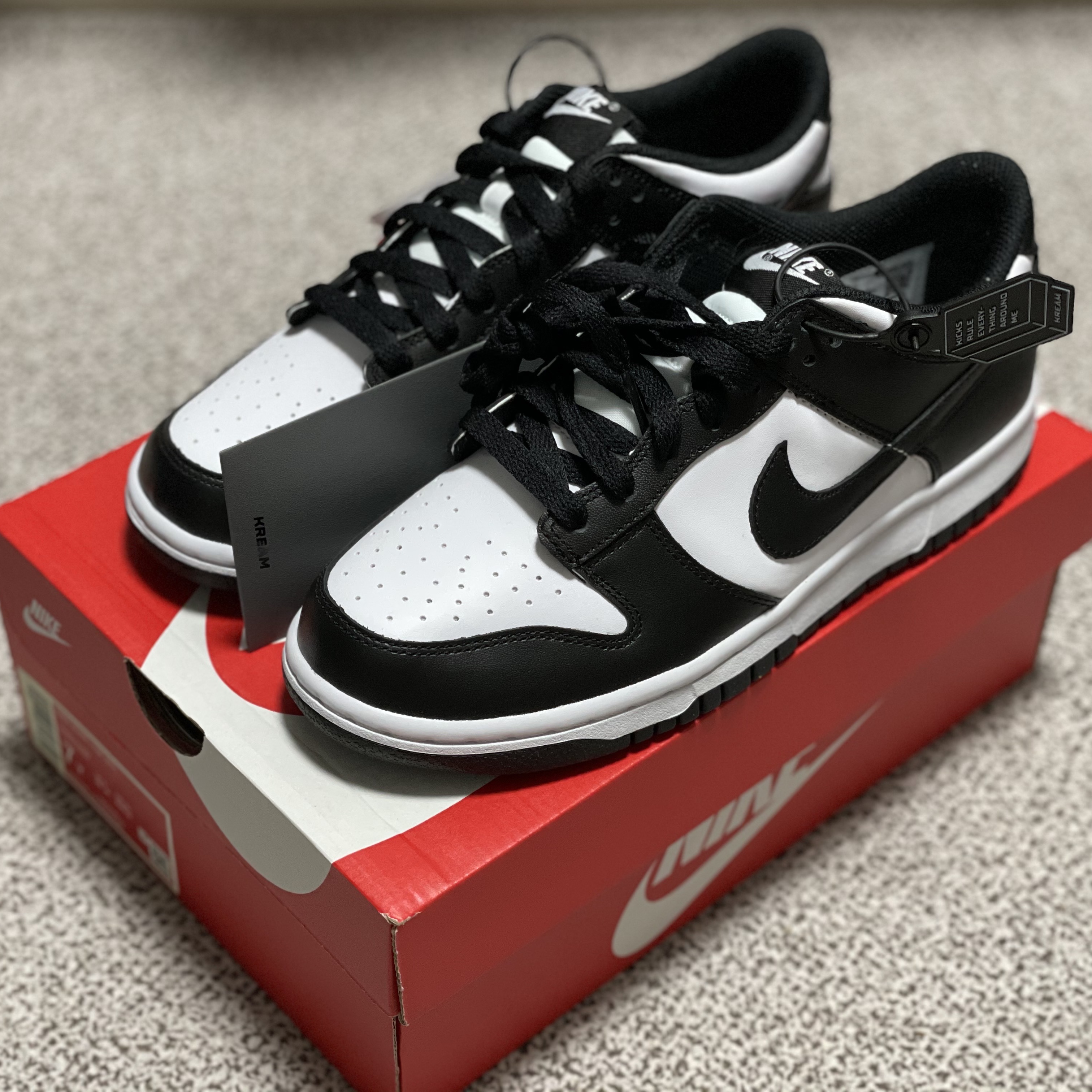 (GS) Nike Dunk Low Black 착용 스타일