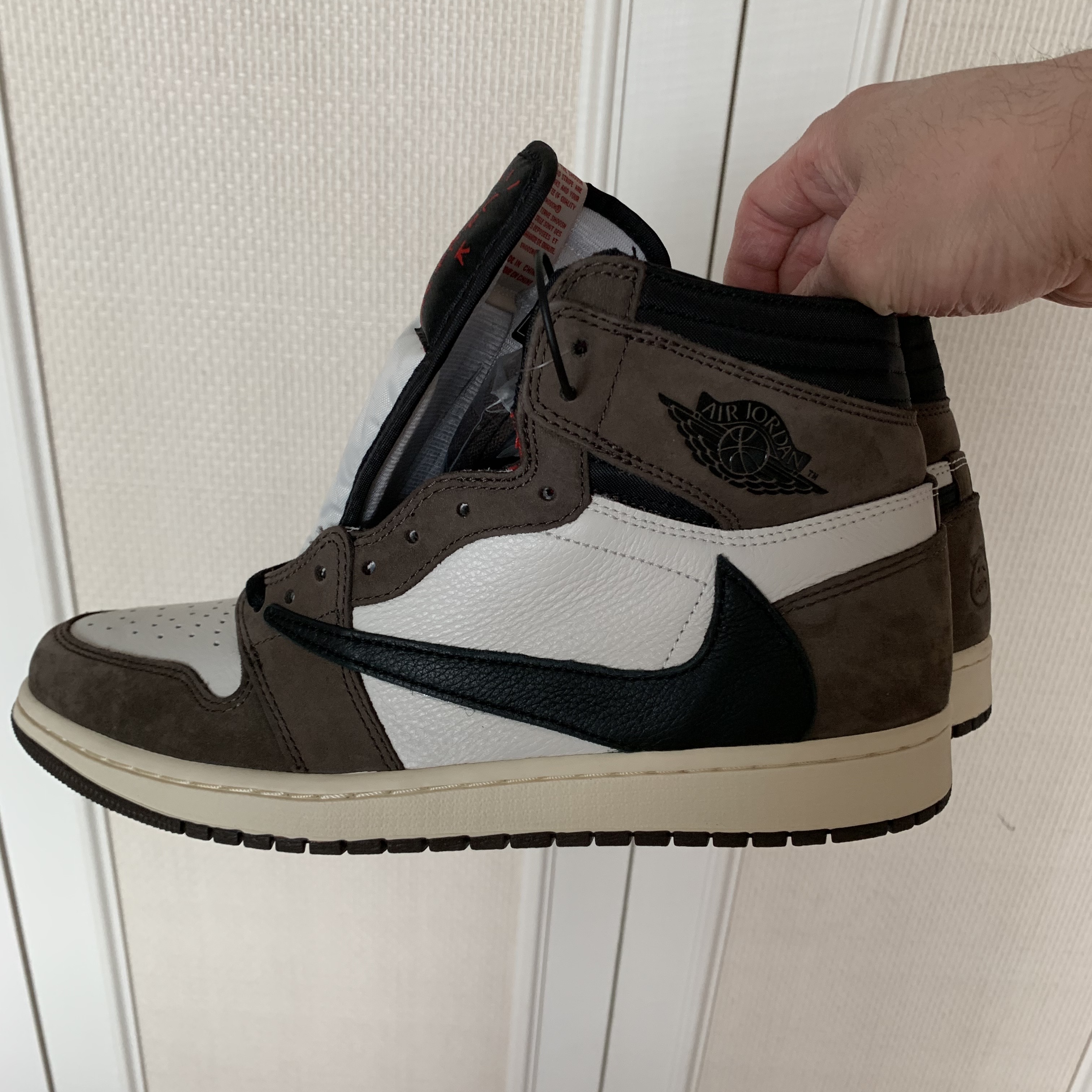 Jordan 1 x Travis Scott Retro High OG SP Mocha 착용 스타일
