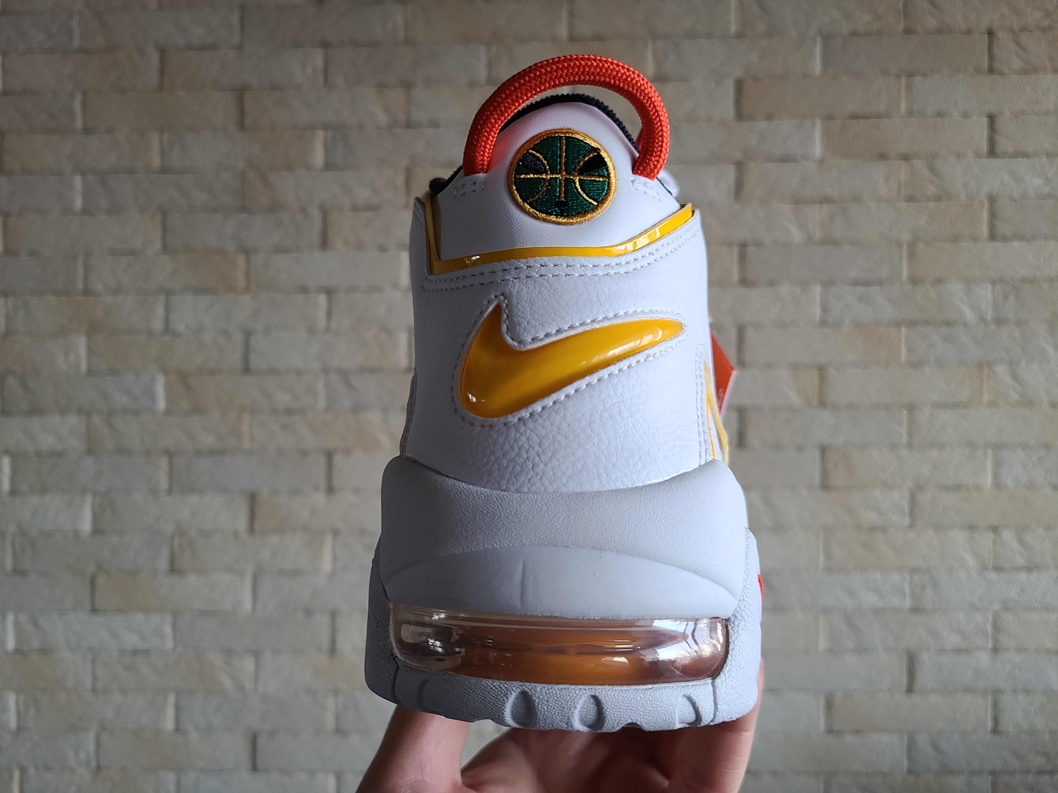 Nike Air More Uptempo Rayguns 착용 스타일 - 5