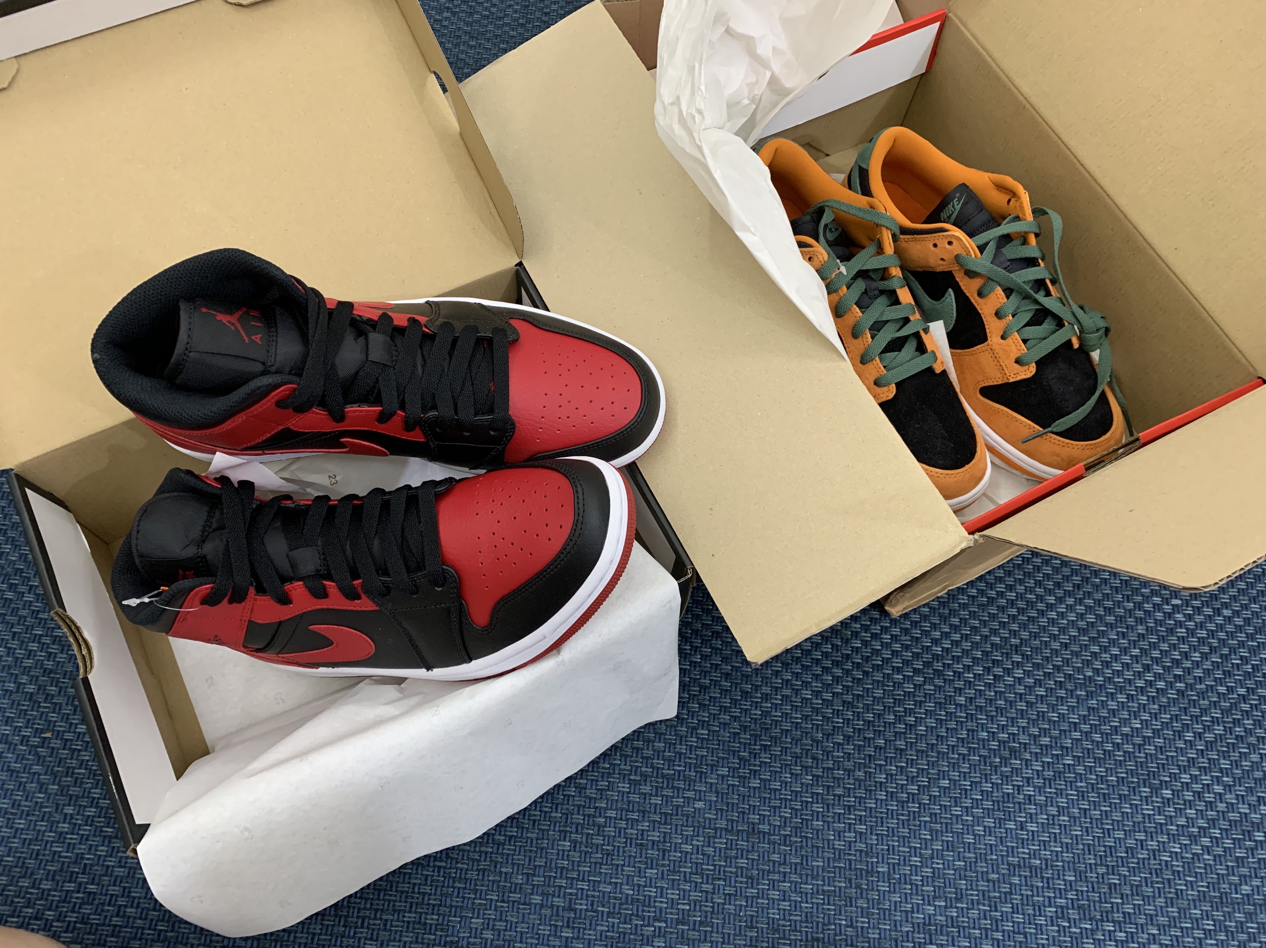 Jordan 1 Mid Bred Banned 2020, Nike Dunk Low SP Ceramic 착용 스타일