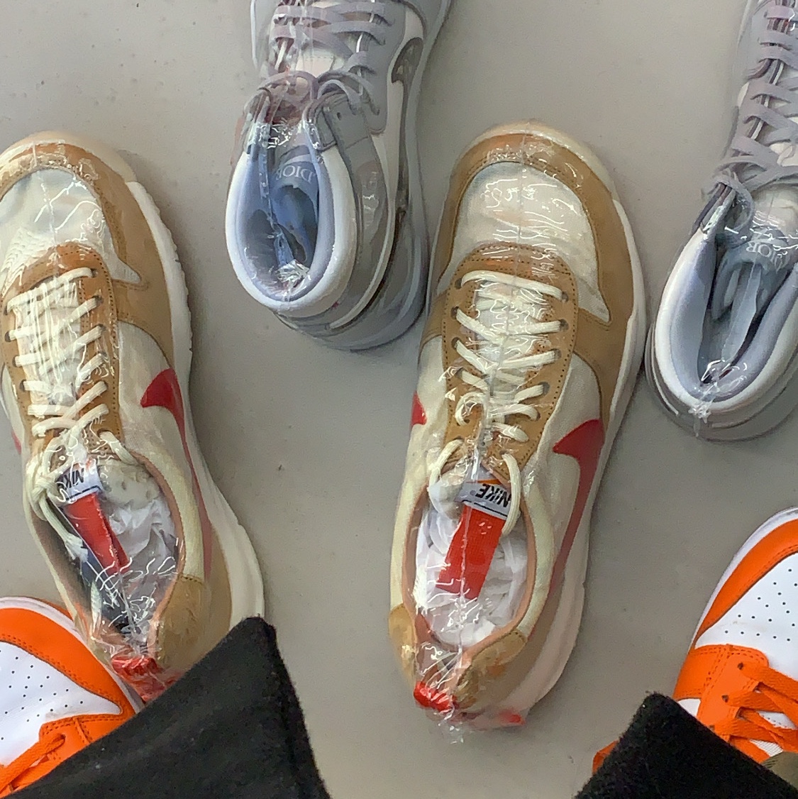 Jordan 1 x Dior High OG, Nike x Tom Sachs Mars Yard Shoe 2.0 Space Camp 착용 스타일
