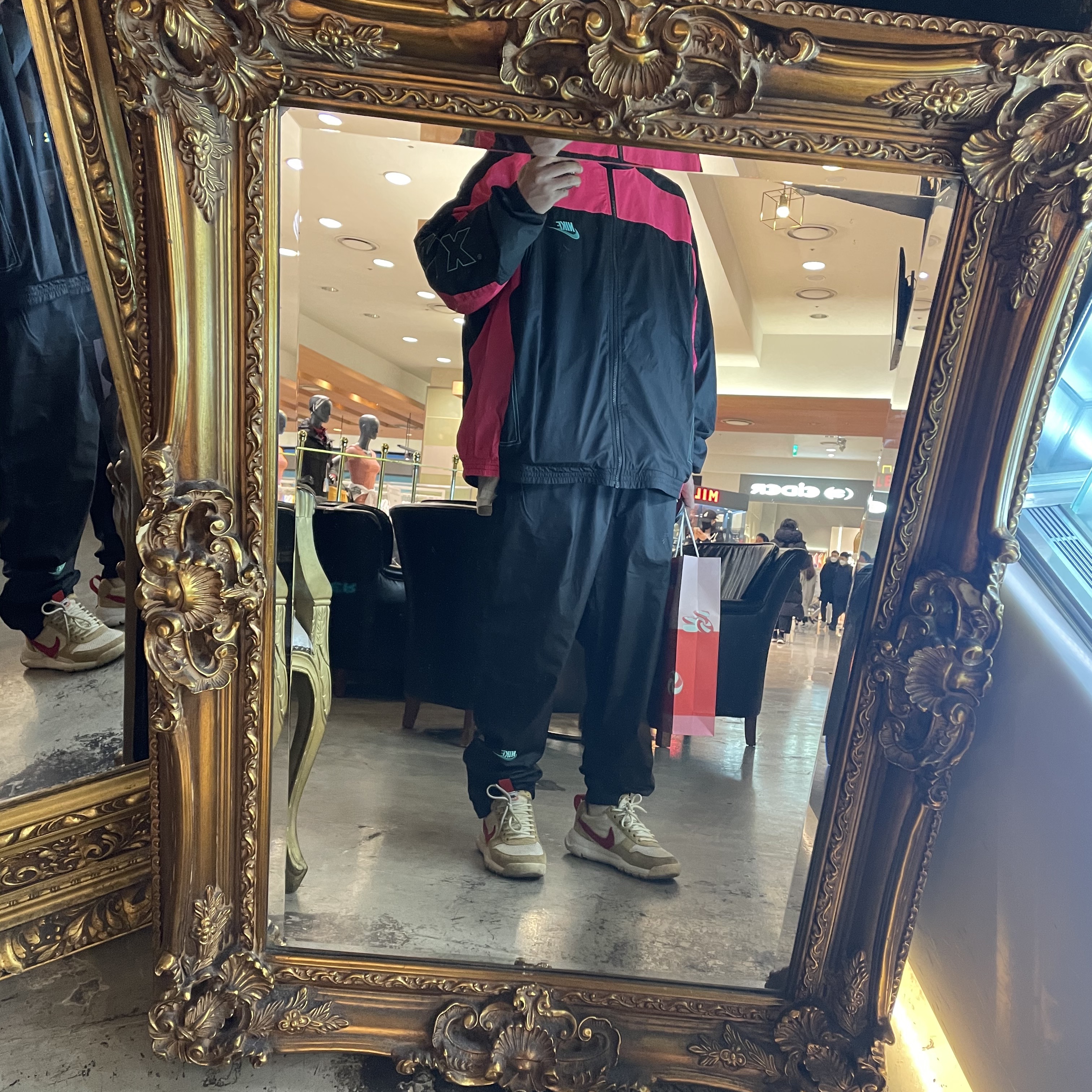 Nike x Atmos NRG Vintage PTHWK Track Pants Black, Nike x Atmos NRG Vintage PTHWK Track Jacket Black 착용 스타일