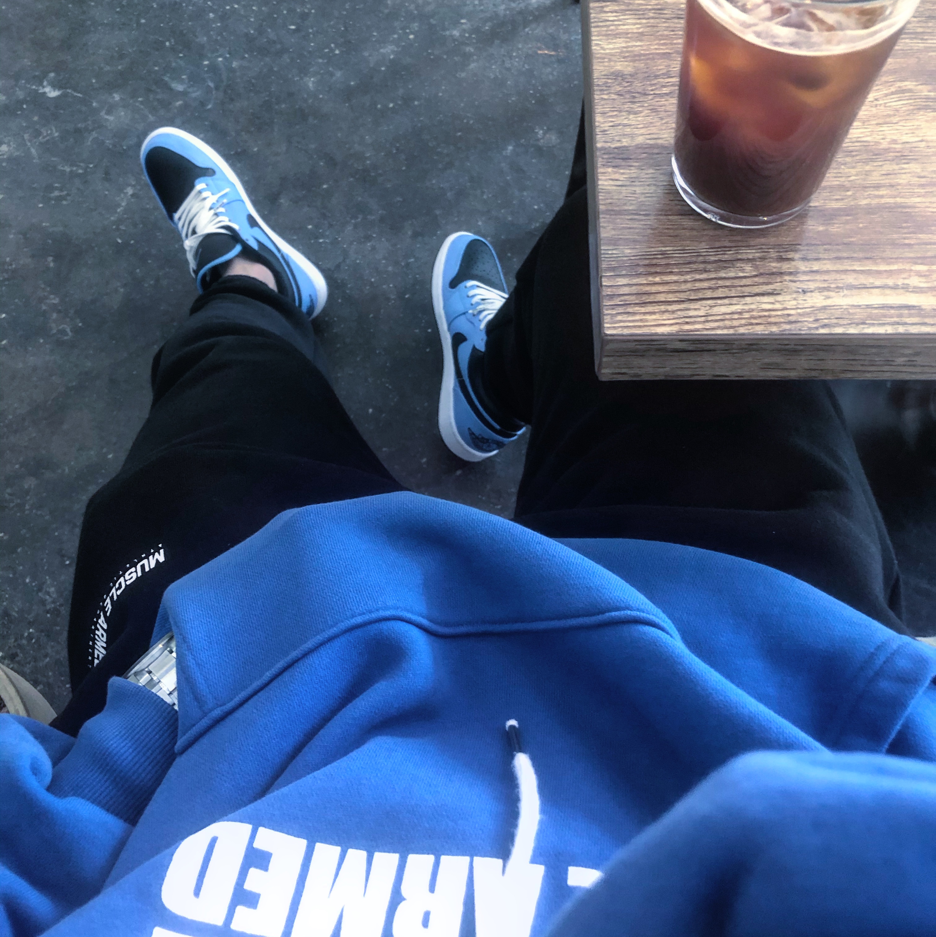 Jordan 1 Low University Blue Black 착용 스타일