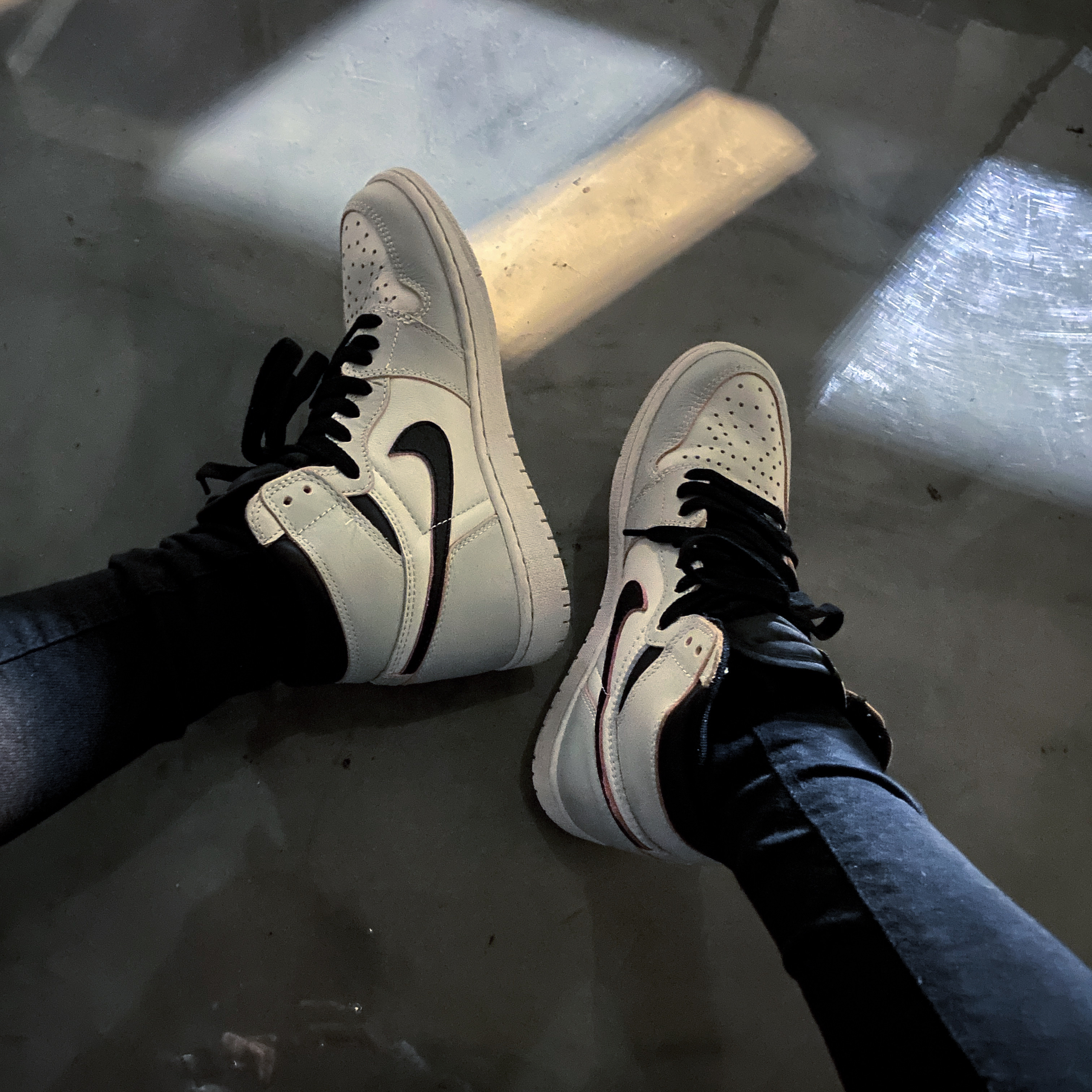 Jordan 1 Retro High OG Defiant SB NYC to Paris 착용 스타일 - 4