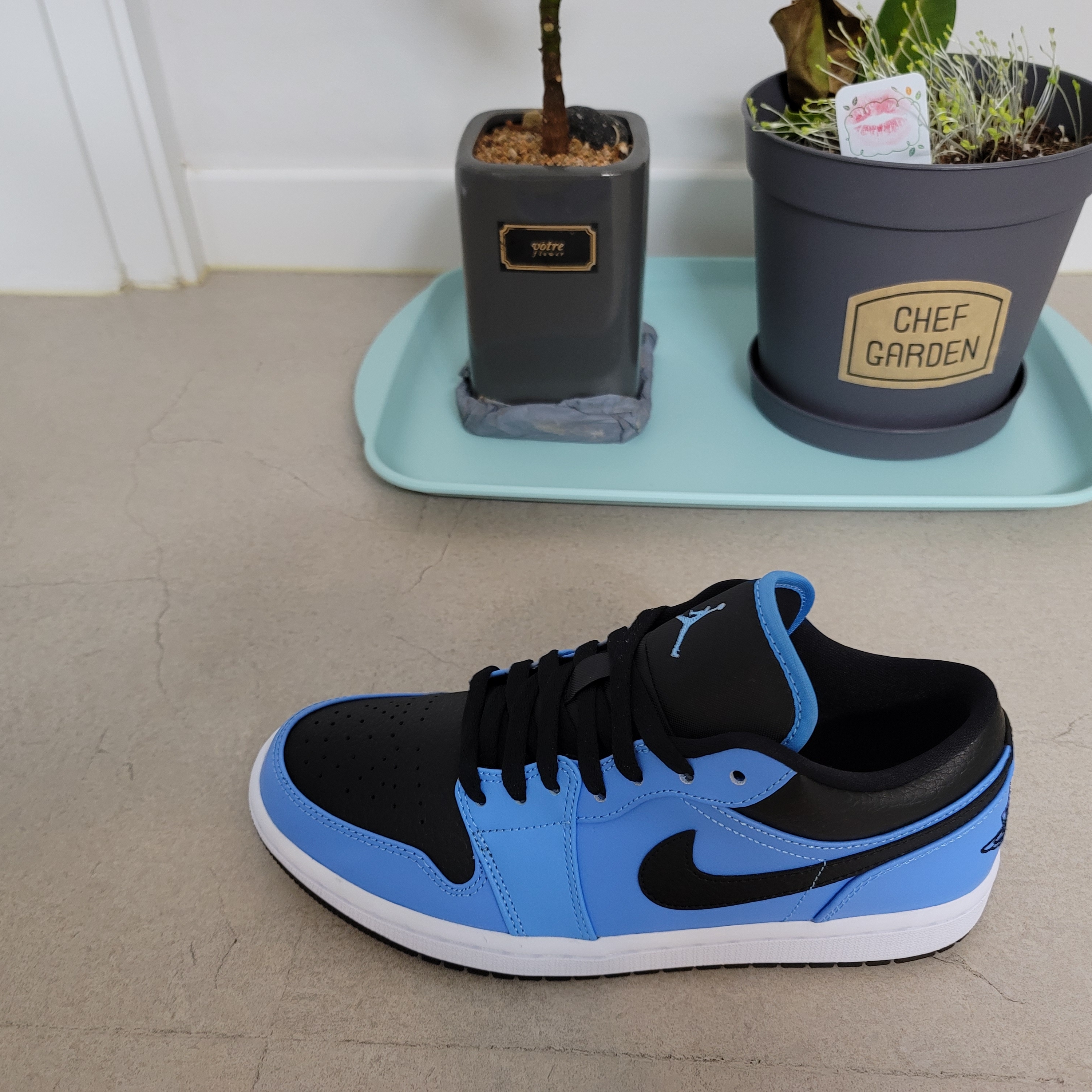 Jordan 1 Low University Blue Black 착용 스타일
