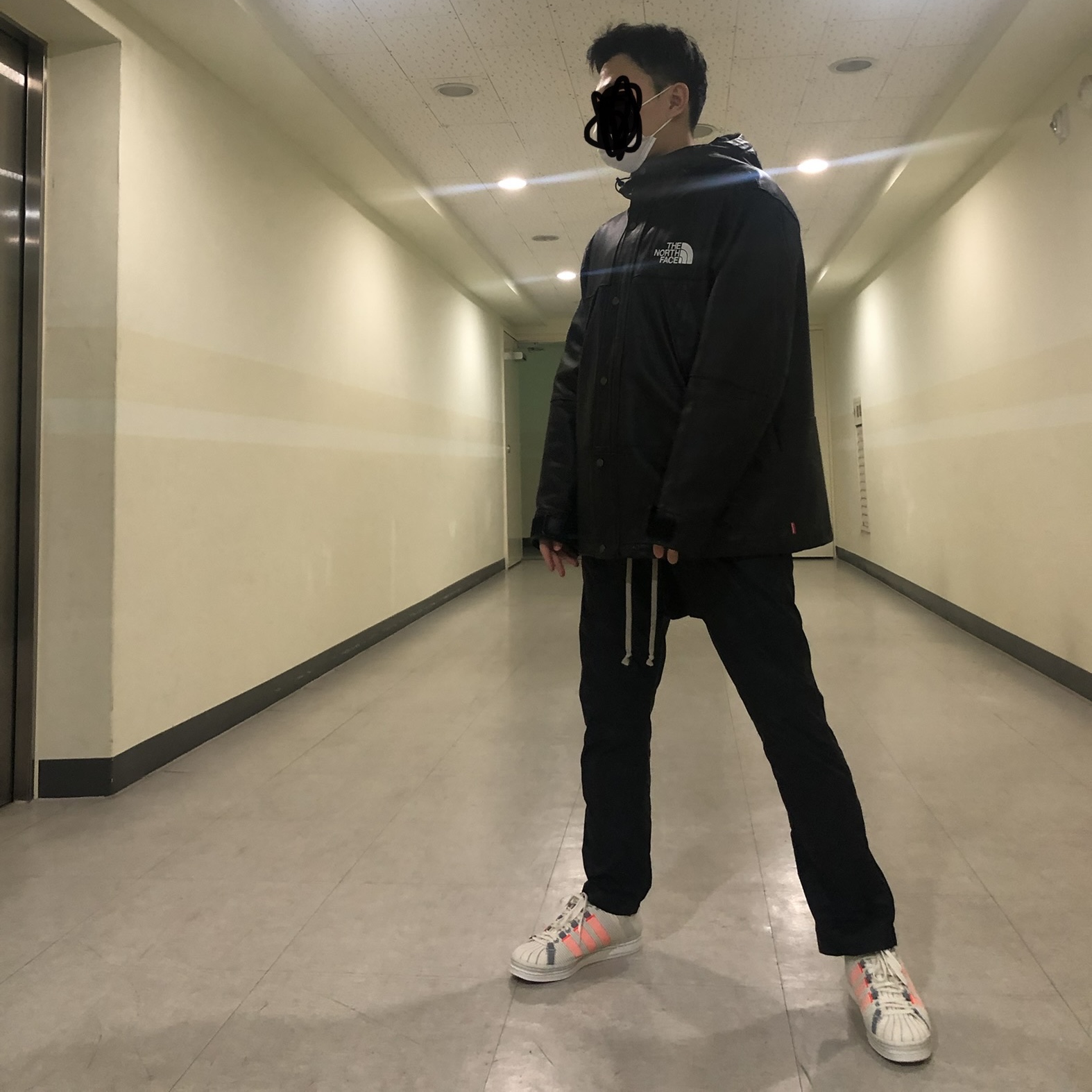 Supreme x The North Face Leather Mountain Parka Black - 18FW, Adidas x Craig Green Superstar Off White 착용 스타일
