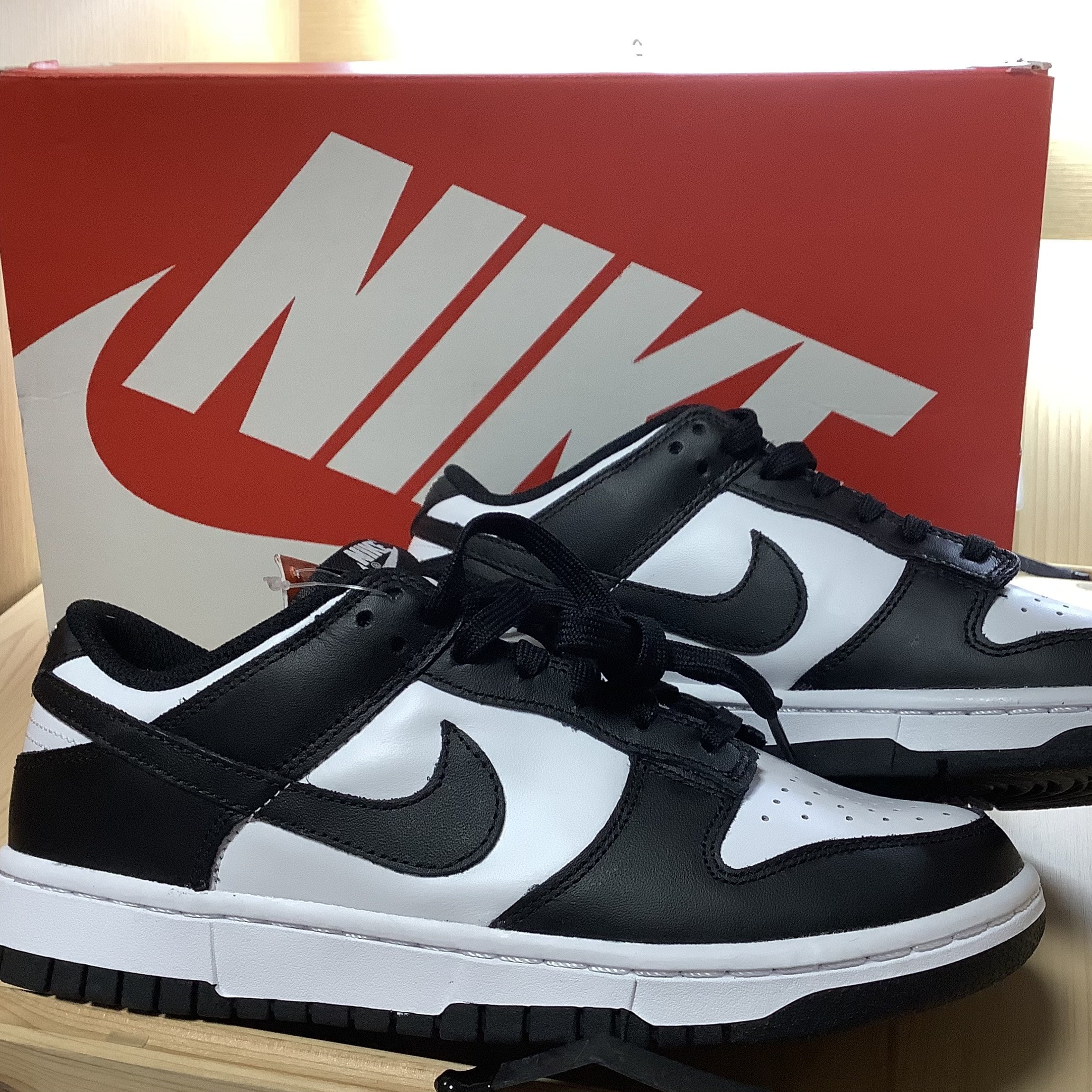 (W) Nike Dunk Low Black 착용 스타일 - 1