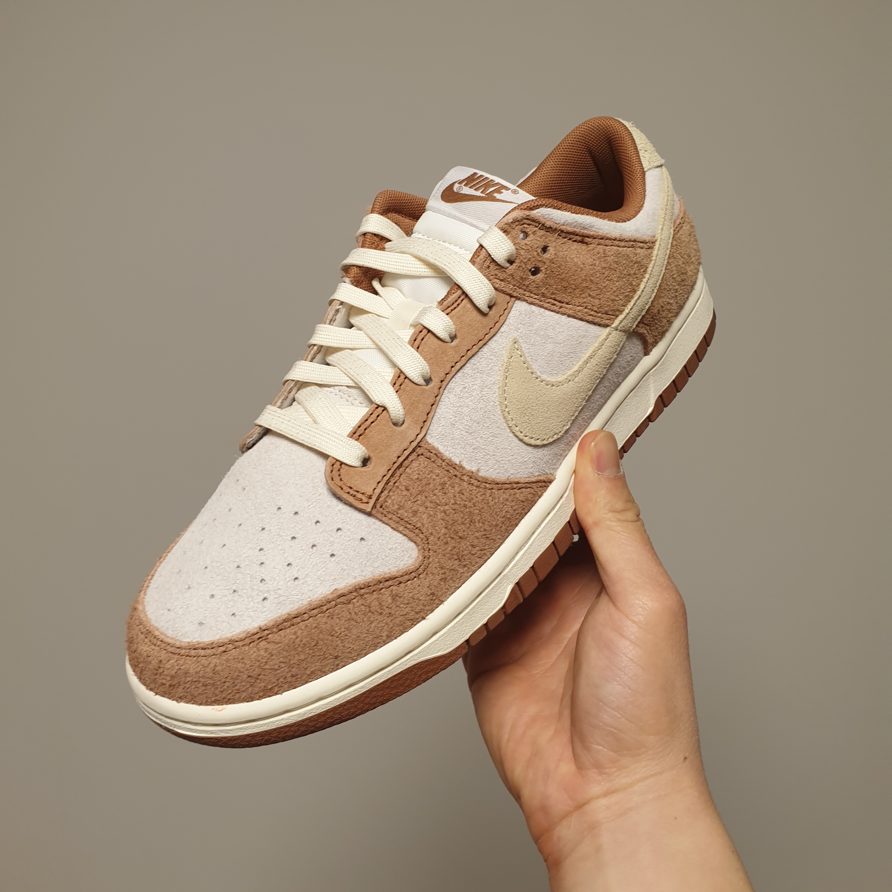Nike Dunk Low Pro Premium Medium Curry 착용 스타일 - 1