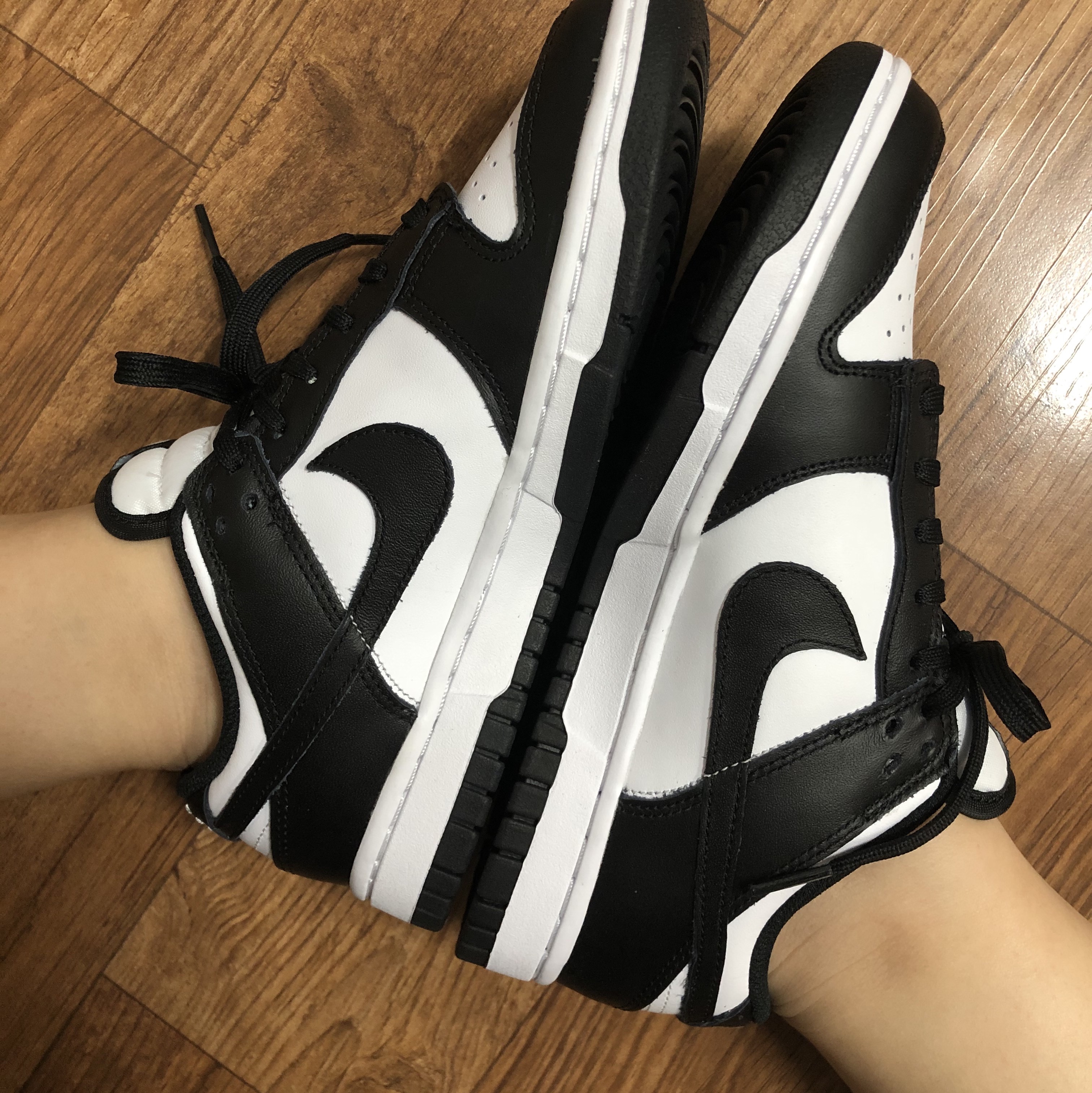 (W) Nike Dunk Low Black 착용 스타일