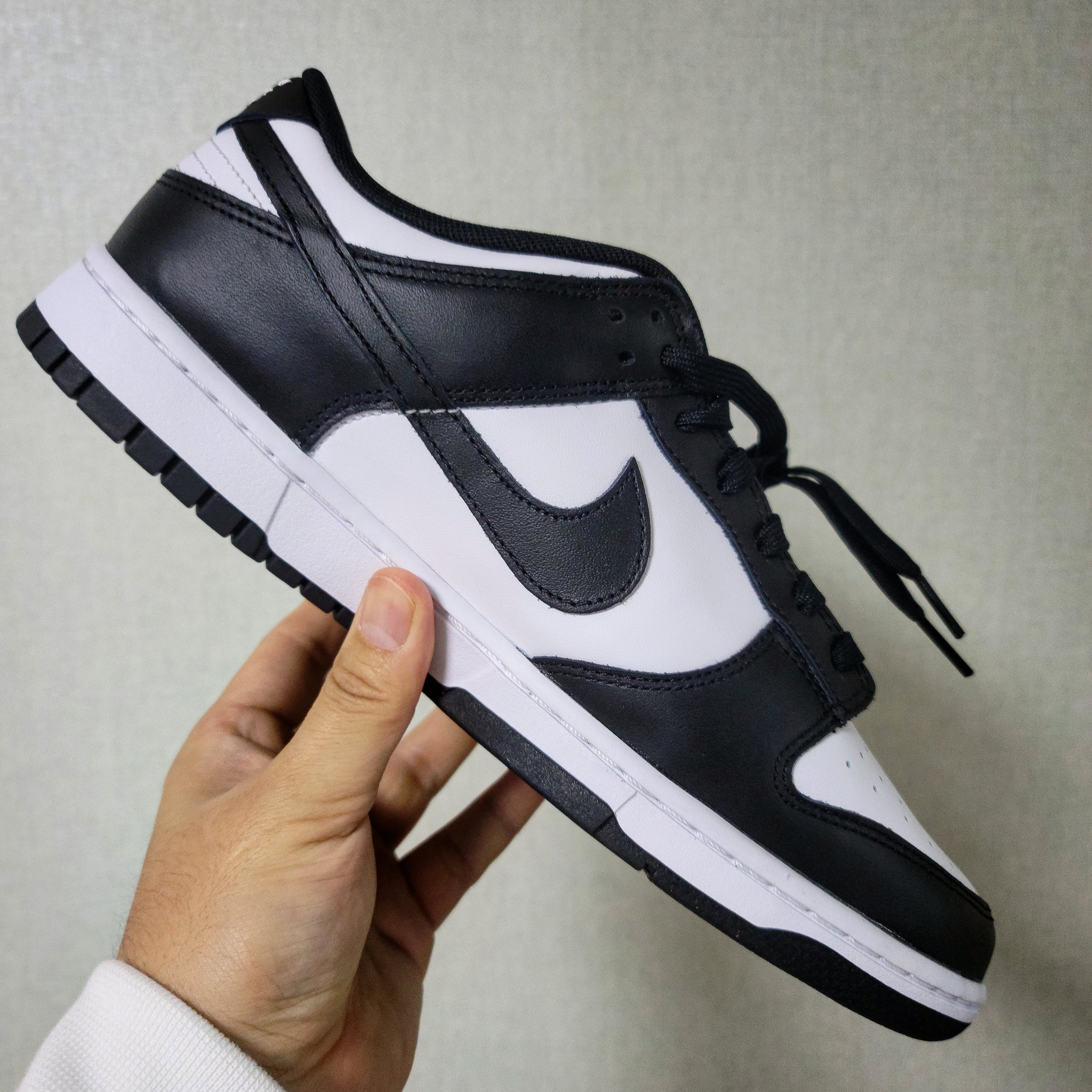 Nike Dunk Low Retro Black 착용 스타일
