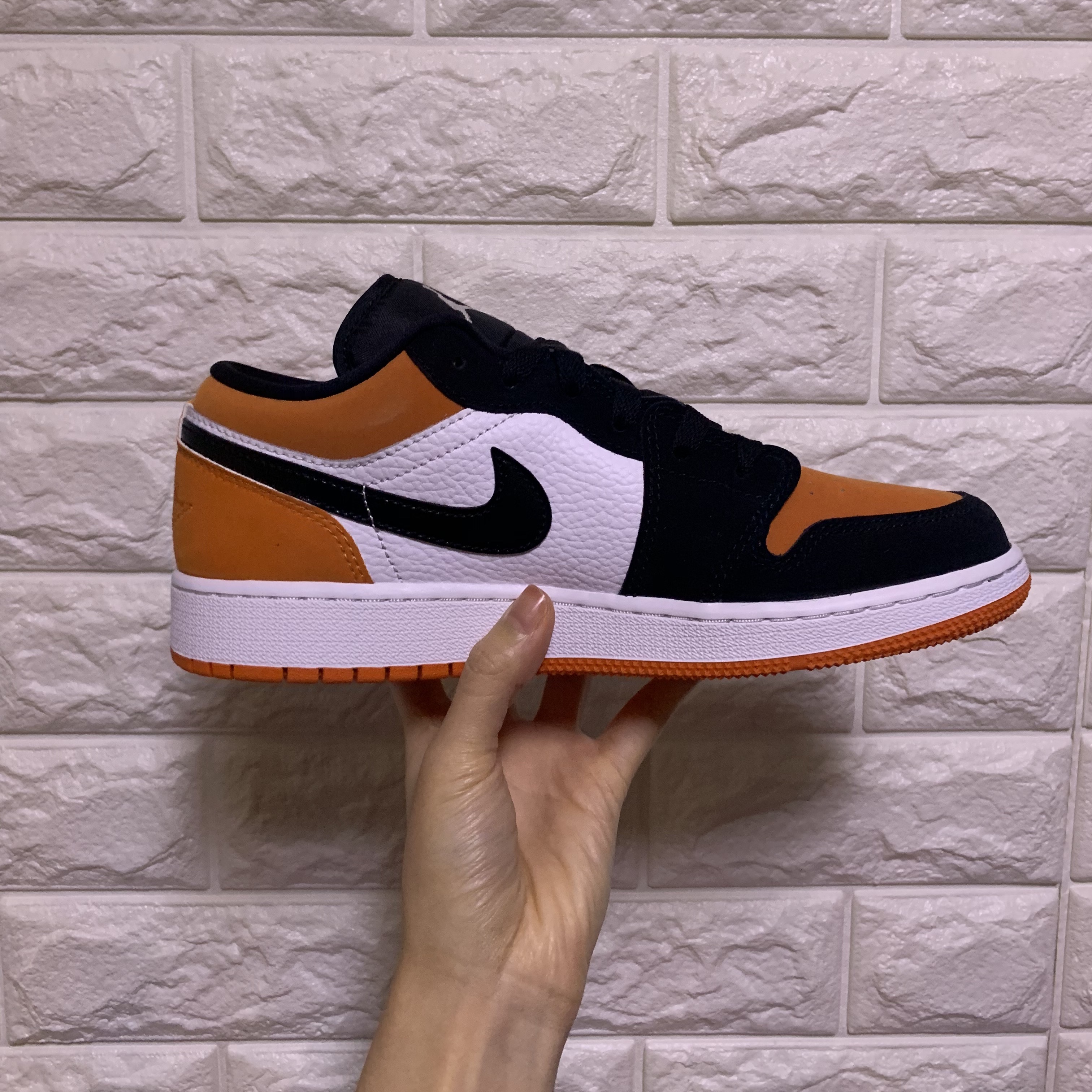 Jordan 1 Low Shattered Backboard 착용 스타일 - 1