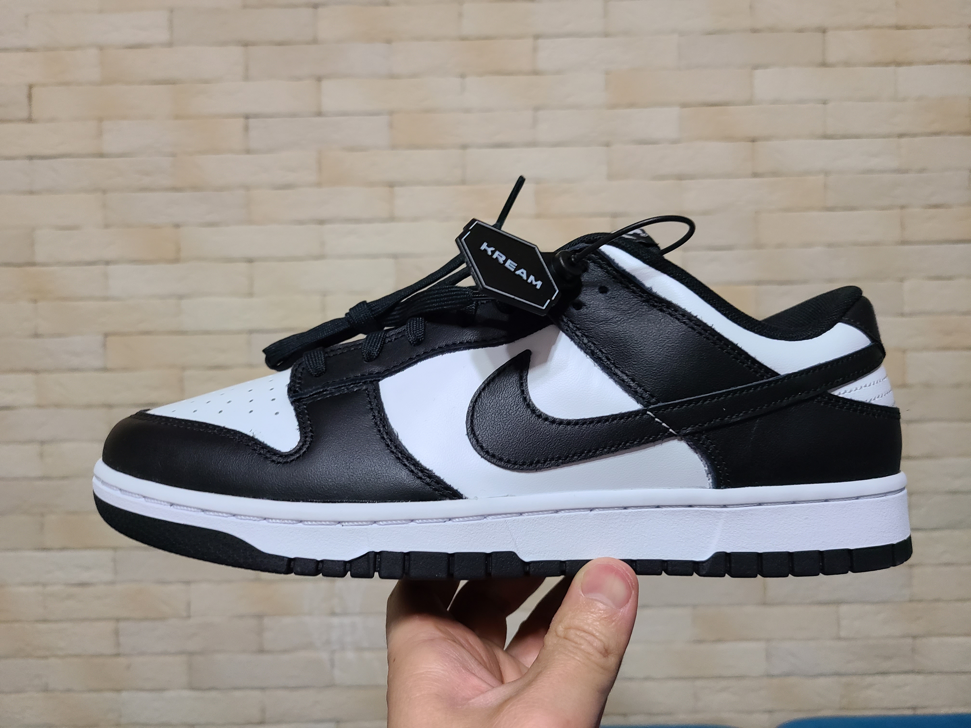Nike Dunk Low Retro Black 착용 스타일 - 2