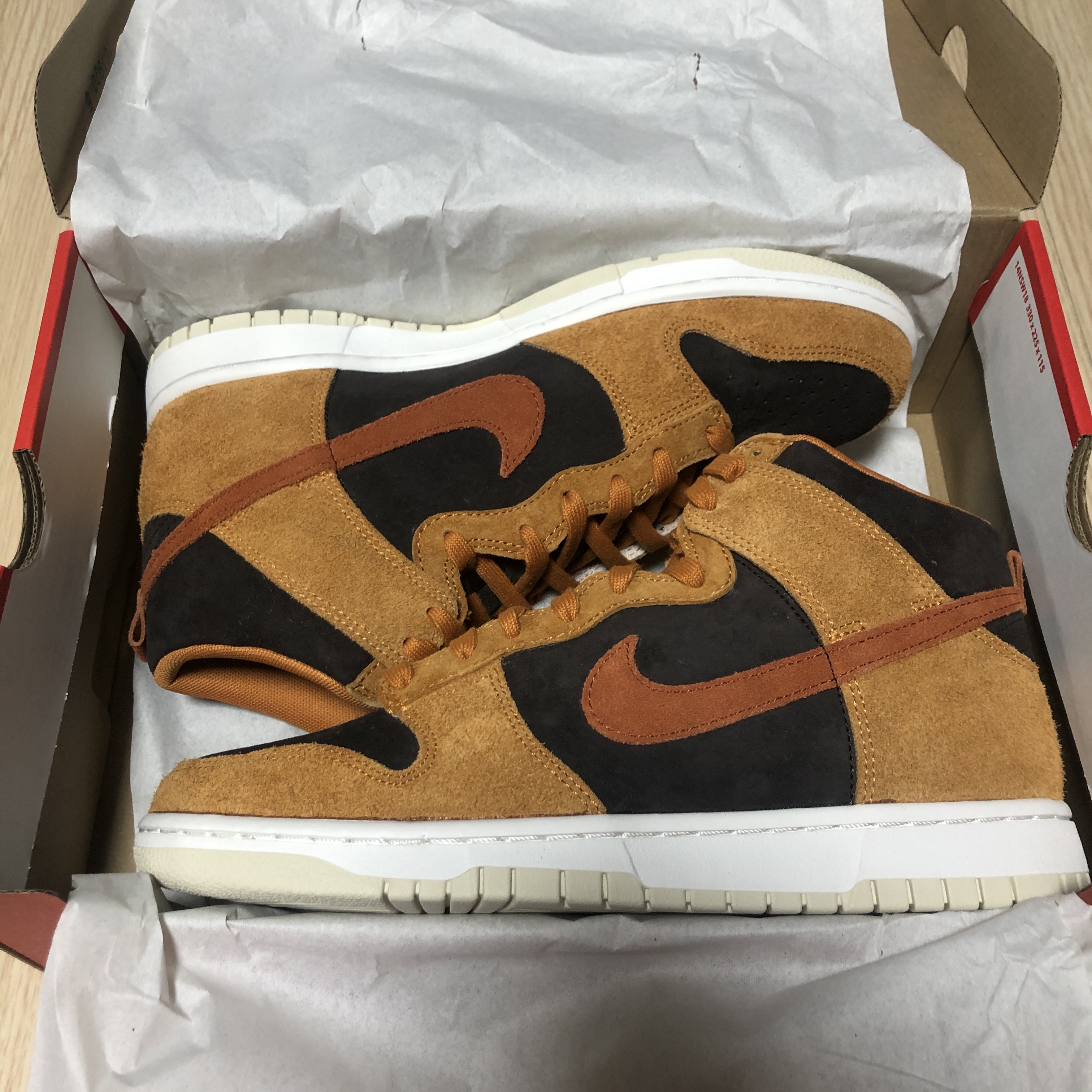 Nike Dunk High Retro PRM Dark Curry 착용 스타일 - 4