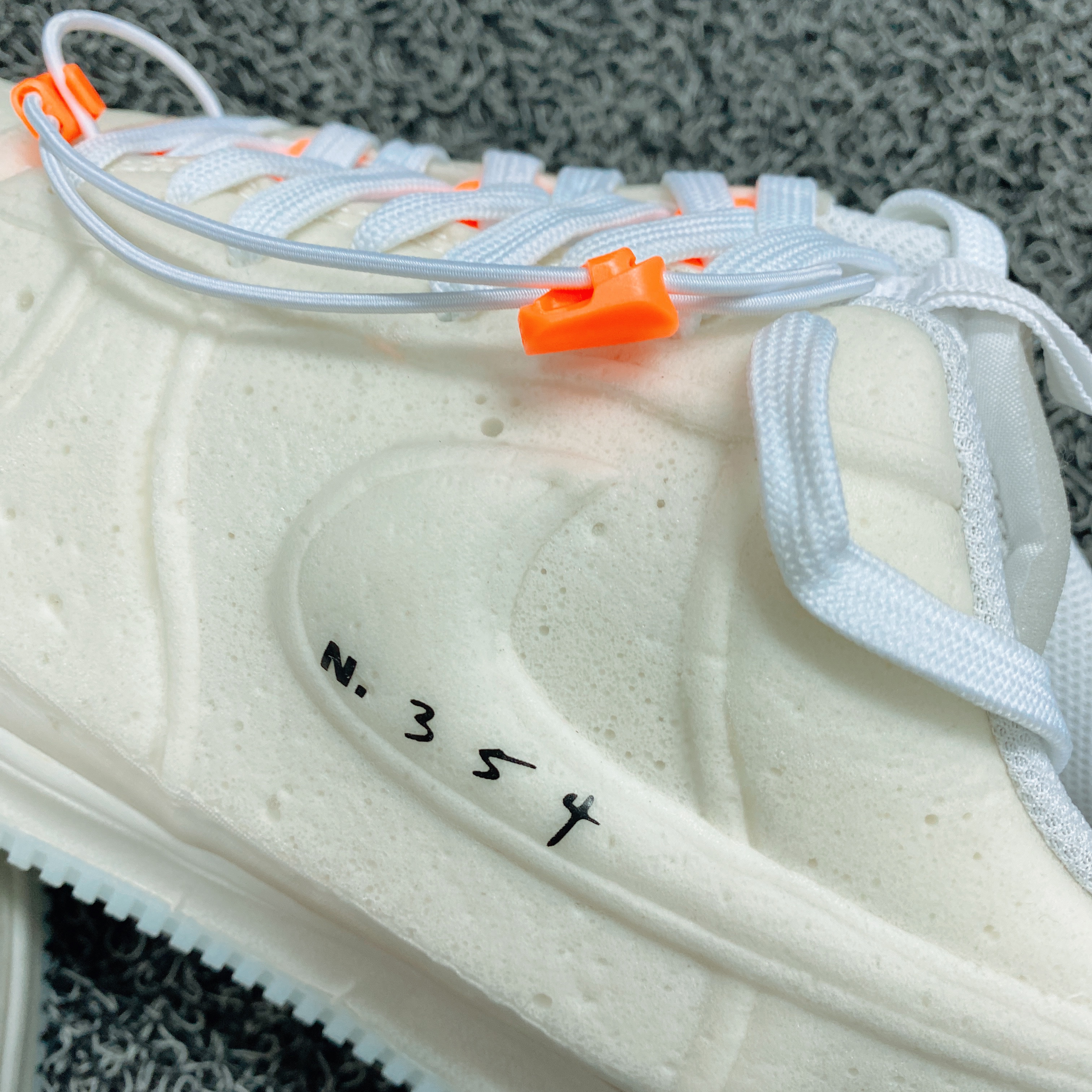 Nike Air Force 1 Experimental Sail 착용 스타일 - 2