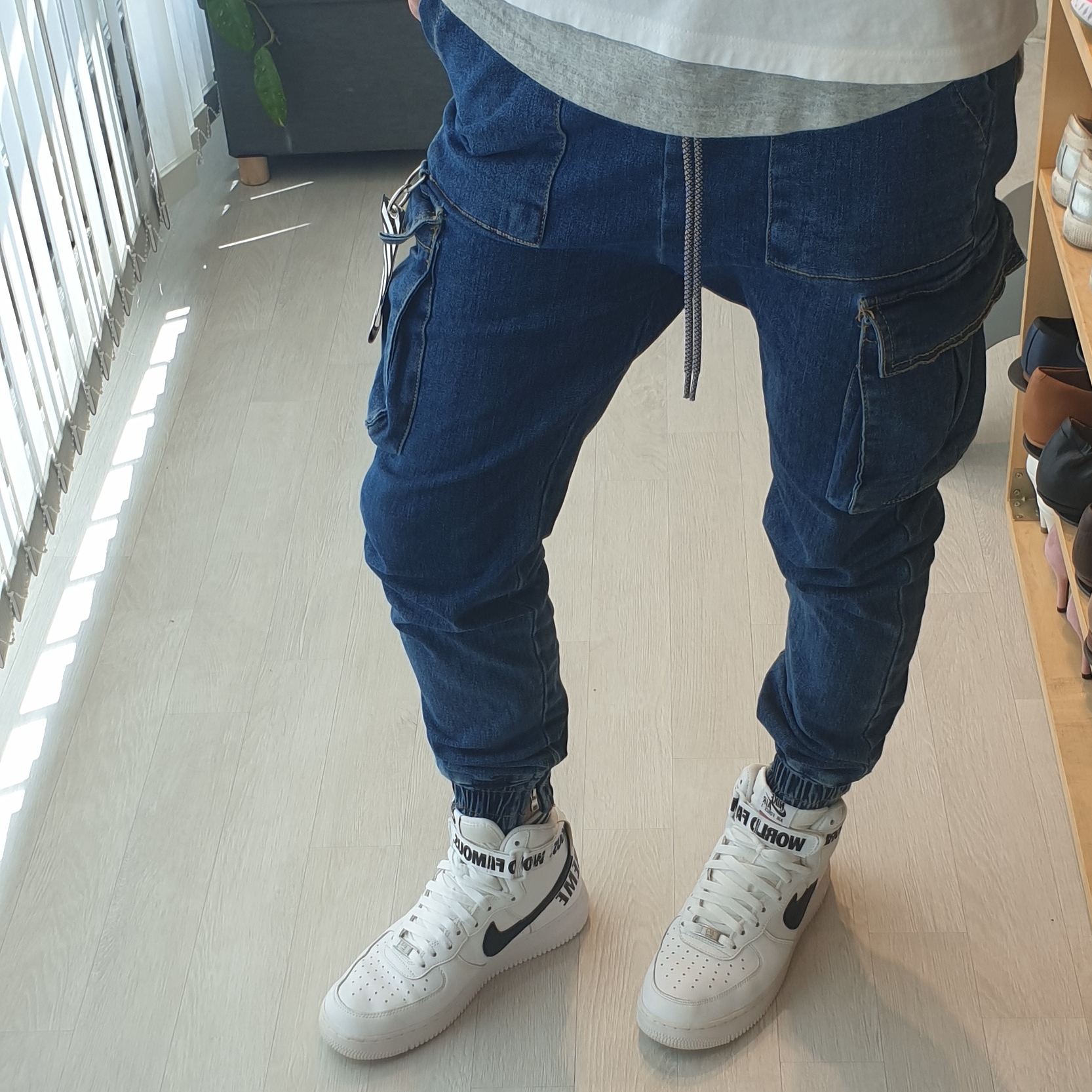 Nike x Supreme Air Force 1 High World Famous White 착용 스타일 - 2
