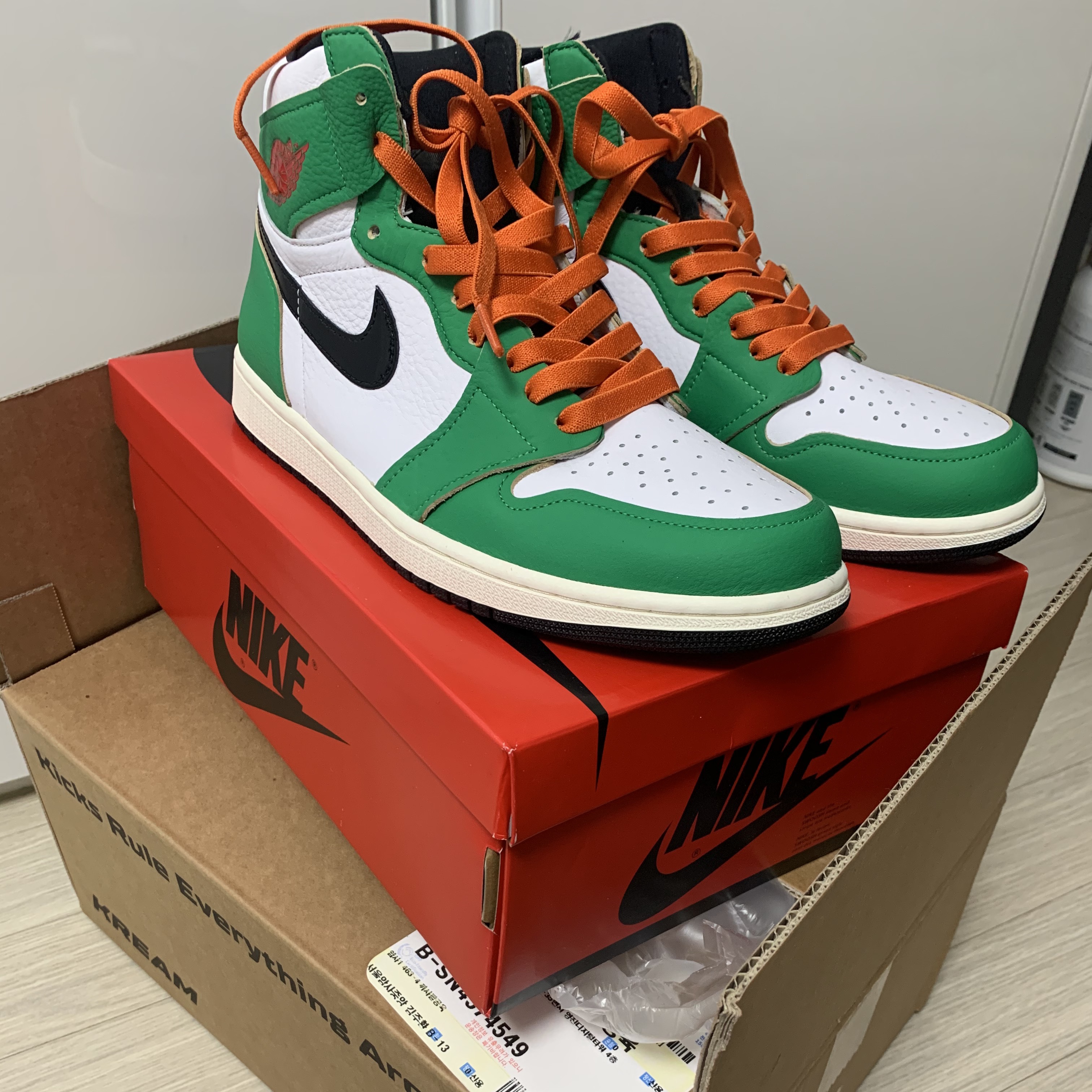 (W) Jordan 1 Retro High OG Lucky Green 착용 스타일 - 2