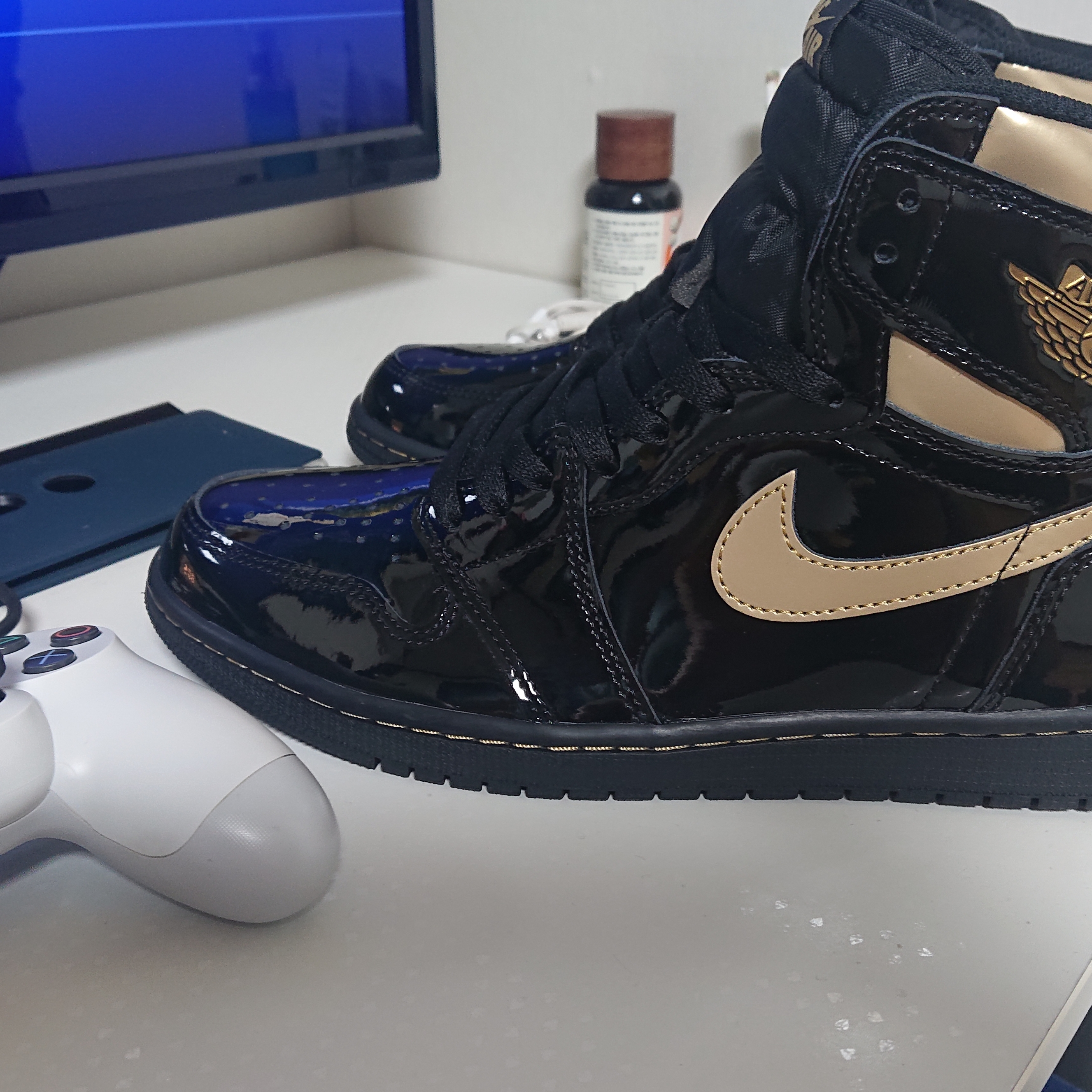 Jordan 1 Retro High OG Metallic Gold 착용 스타일 - 1