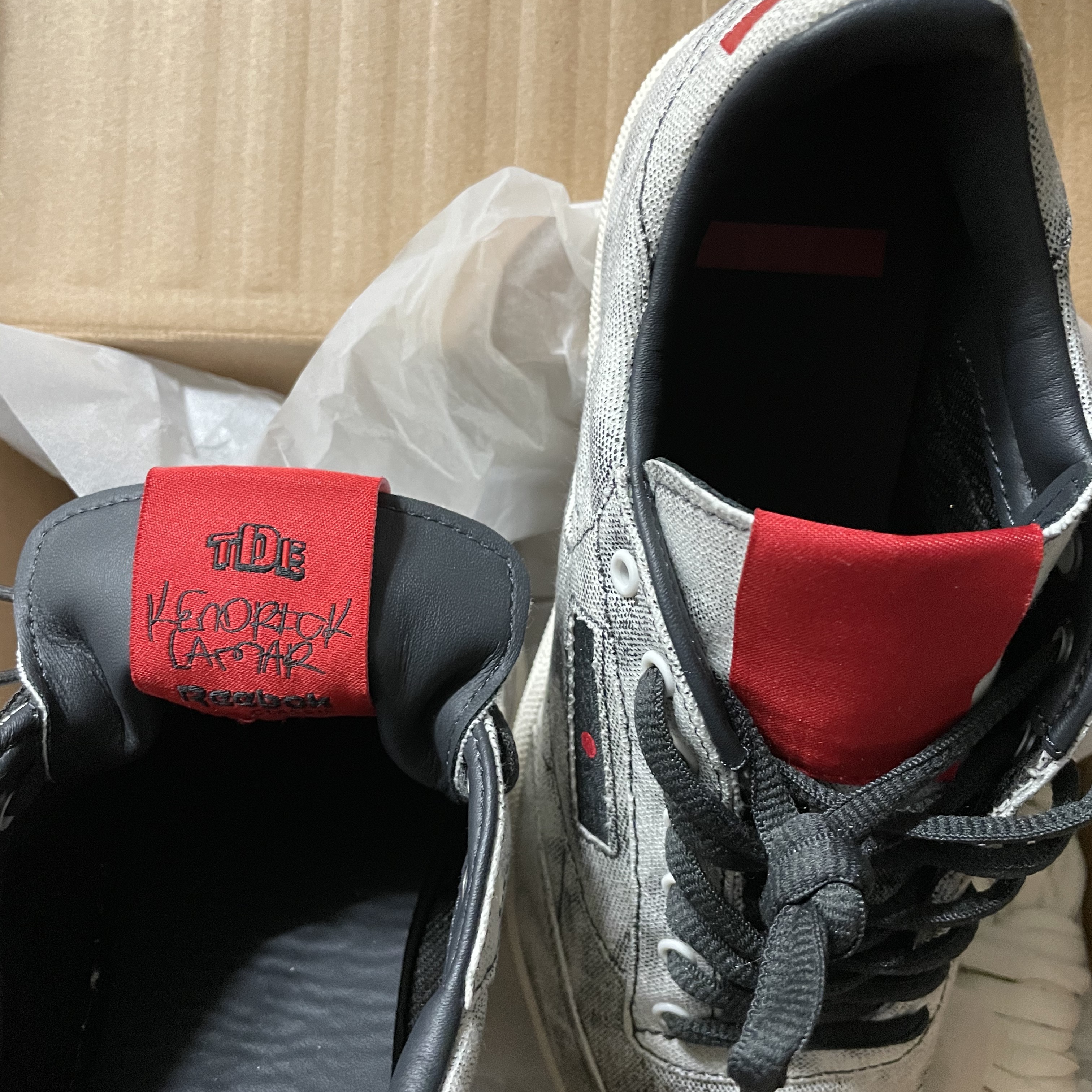 Reebok x Kendrick Lamar Club C Acid Wash 착용 스타일 - 2