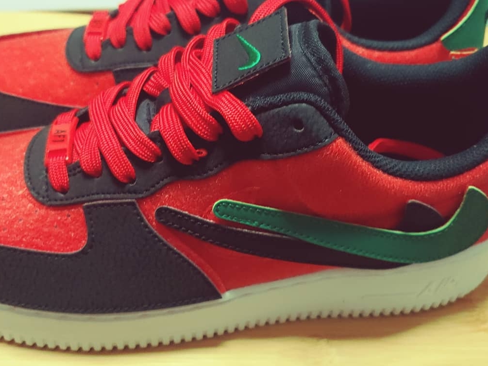 Nike Air Force 1/1 Custom Uptown 착용 스타일 - 1