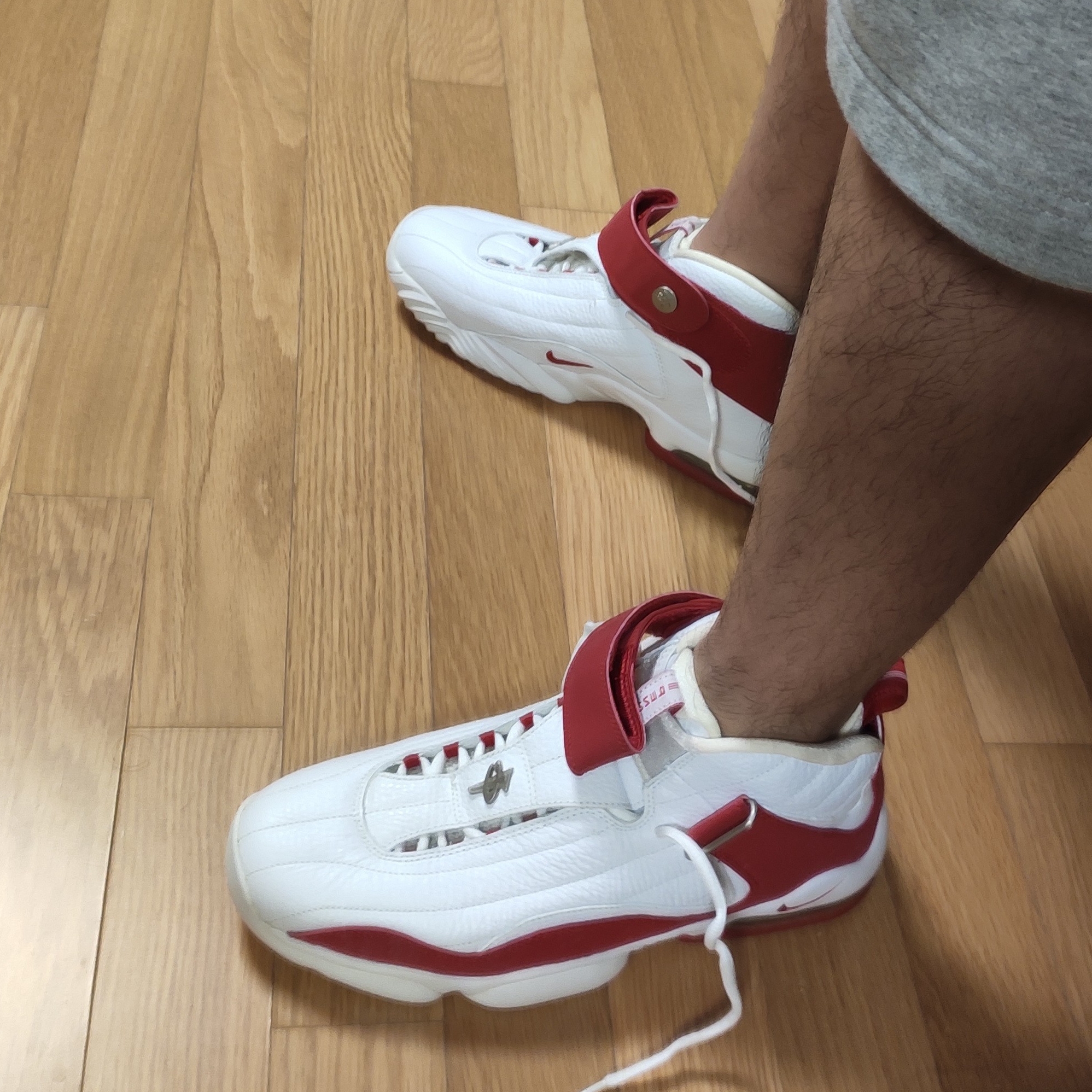 Nike Air Penny IV White Red 착용 스타일 - 1