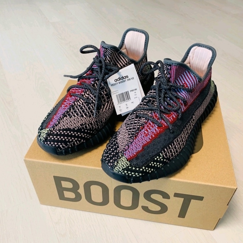 Adidas Yeezy Boost 350 V2 Yecheil - Non-Reflective, Adidas Yeezy Boost 350 V2 Linen 착용 스타일 - 1