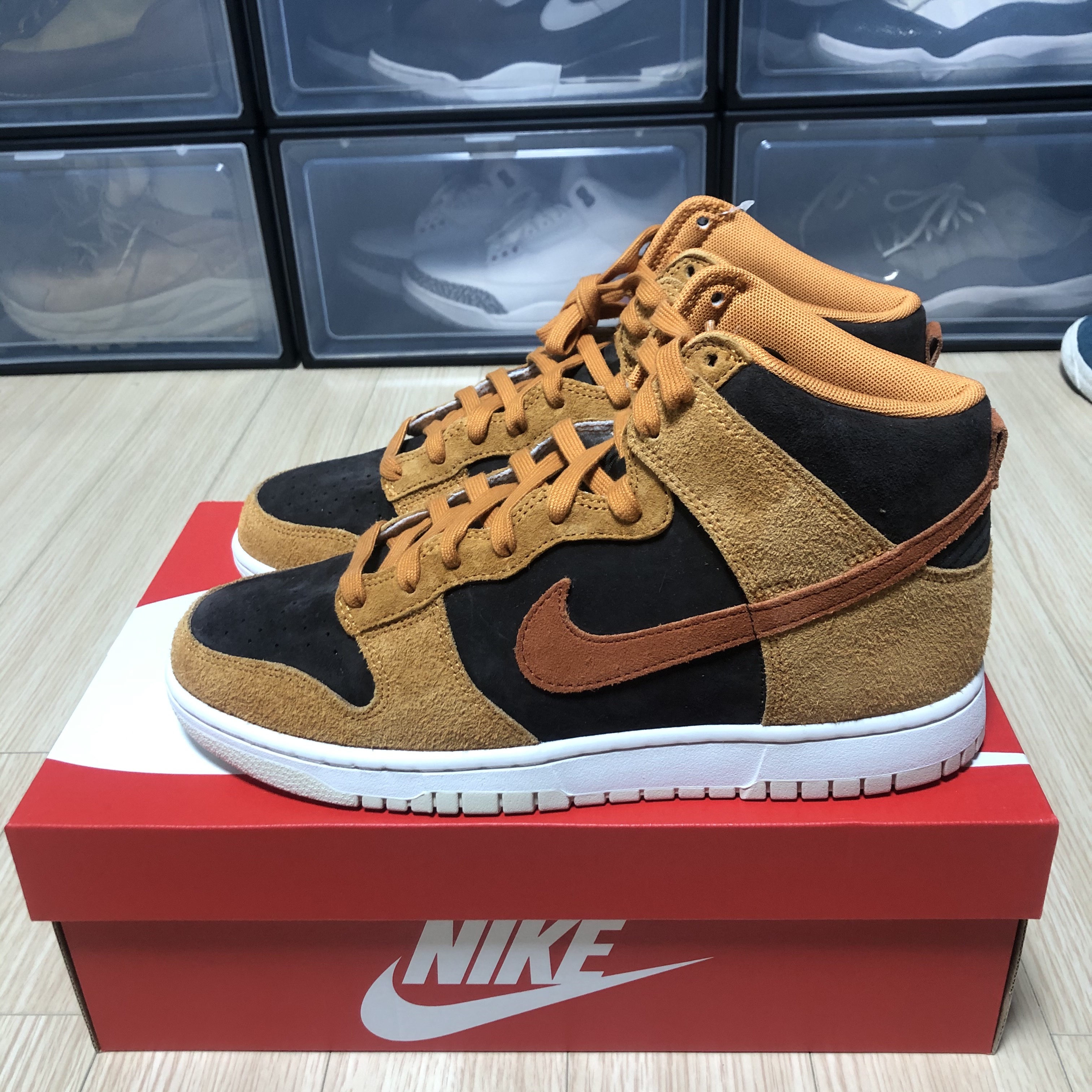 Nike Dunk High Retro PRM Dark Curry 착용 스타일 - 1
