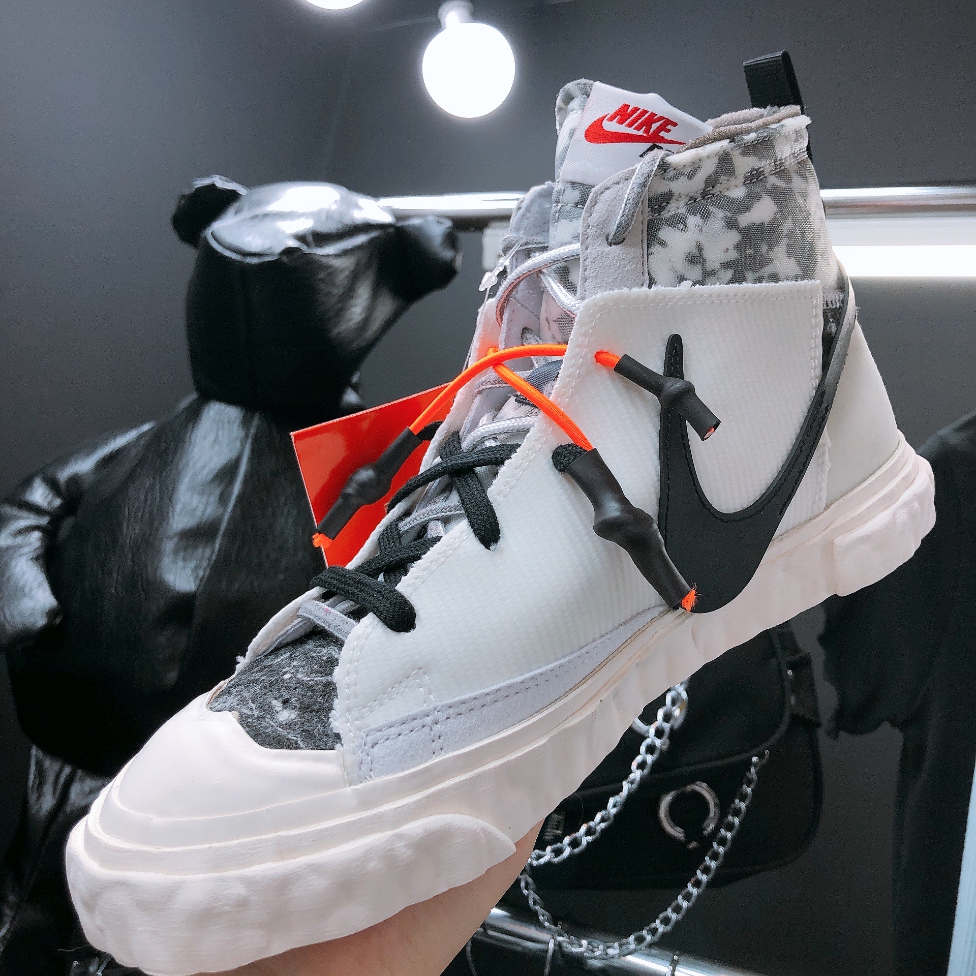 Nike x Readymade Blazer Mid White 착용 스타일 - 1