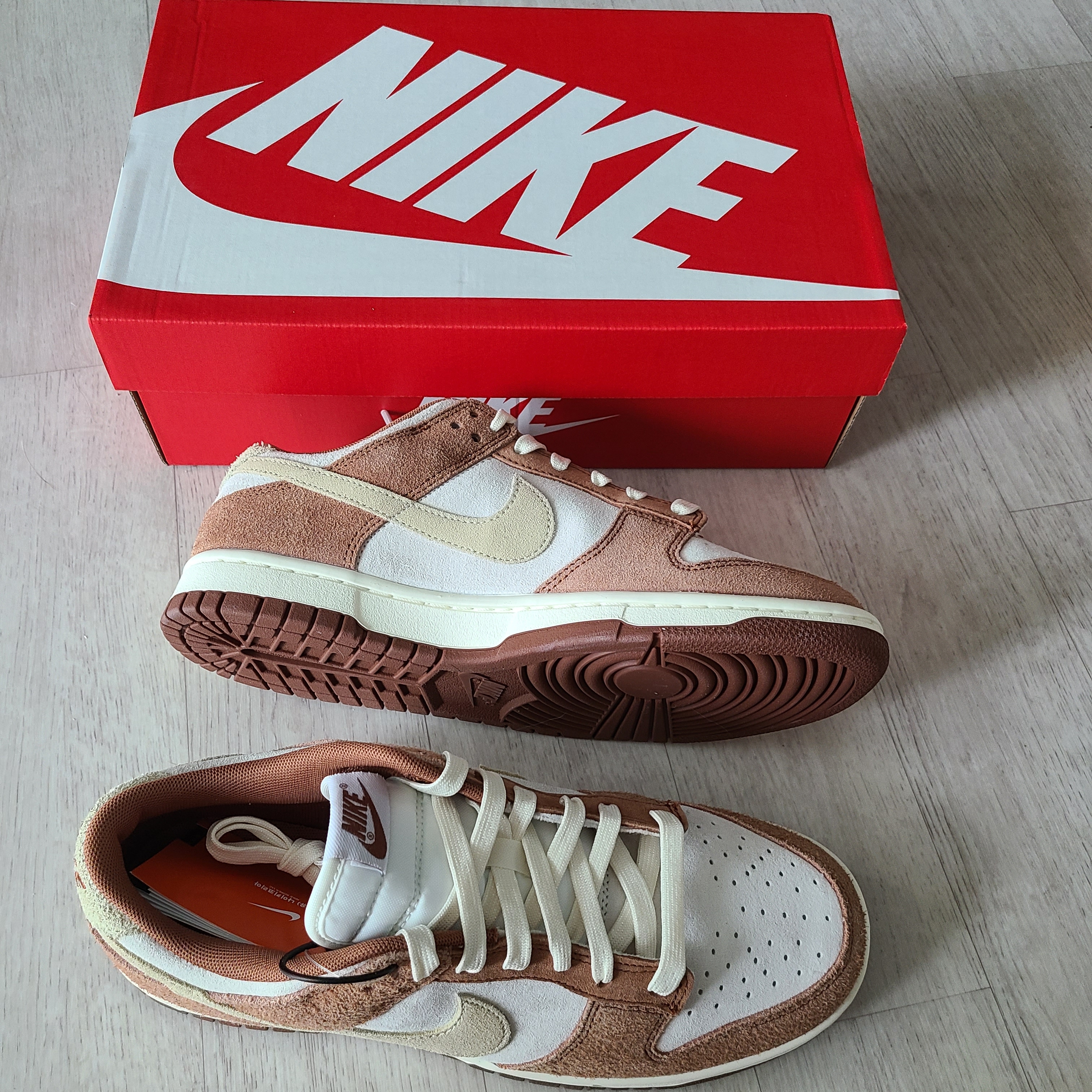Nike Dunk Low Pro Premium Medium Curry 착용 스타일 - 1
