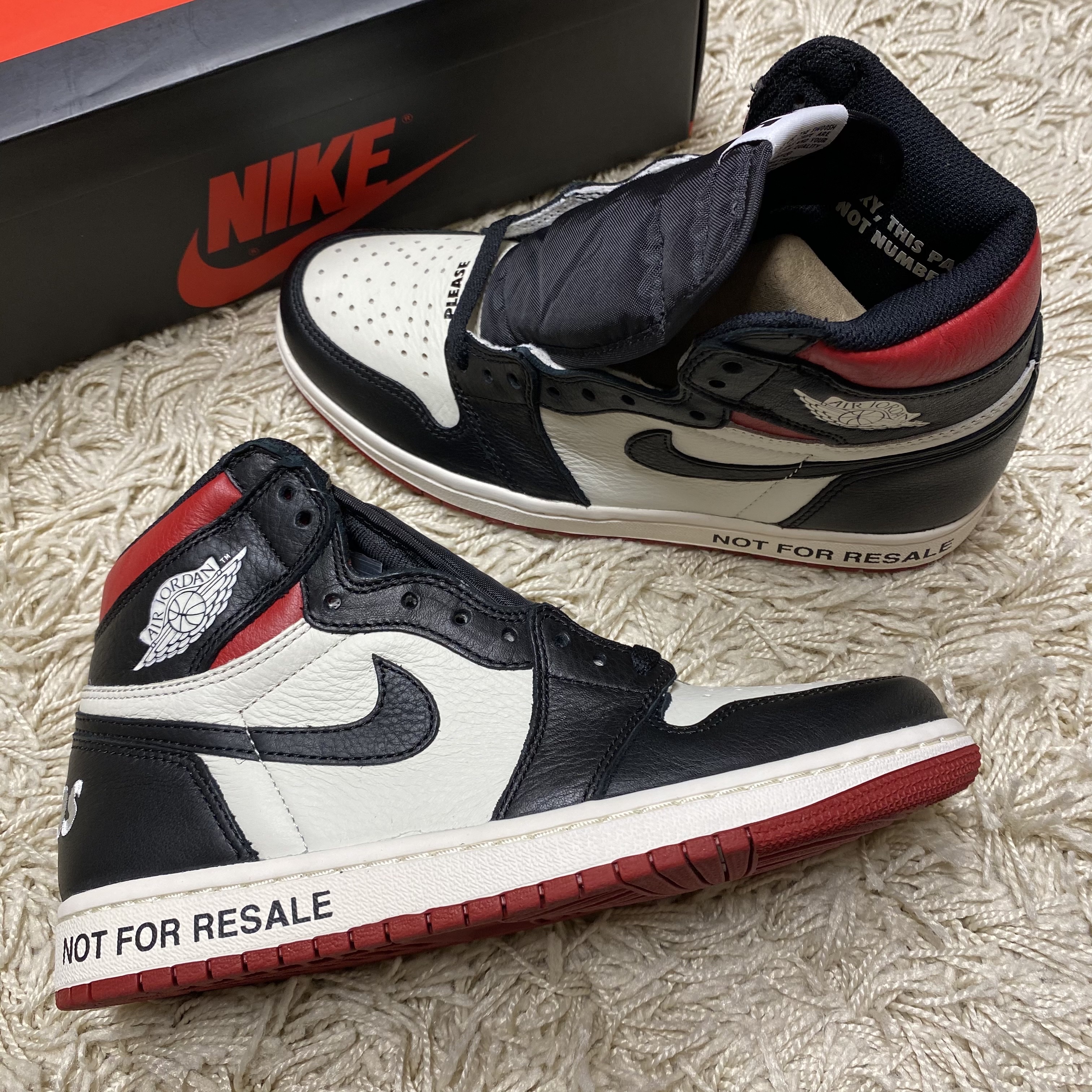 Jordan 1 Retro High Not for Resale Varsity Red 착용 스타일