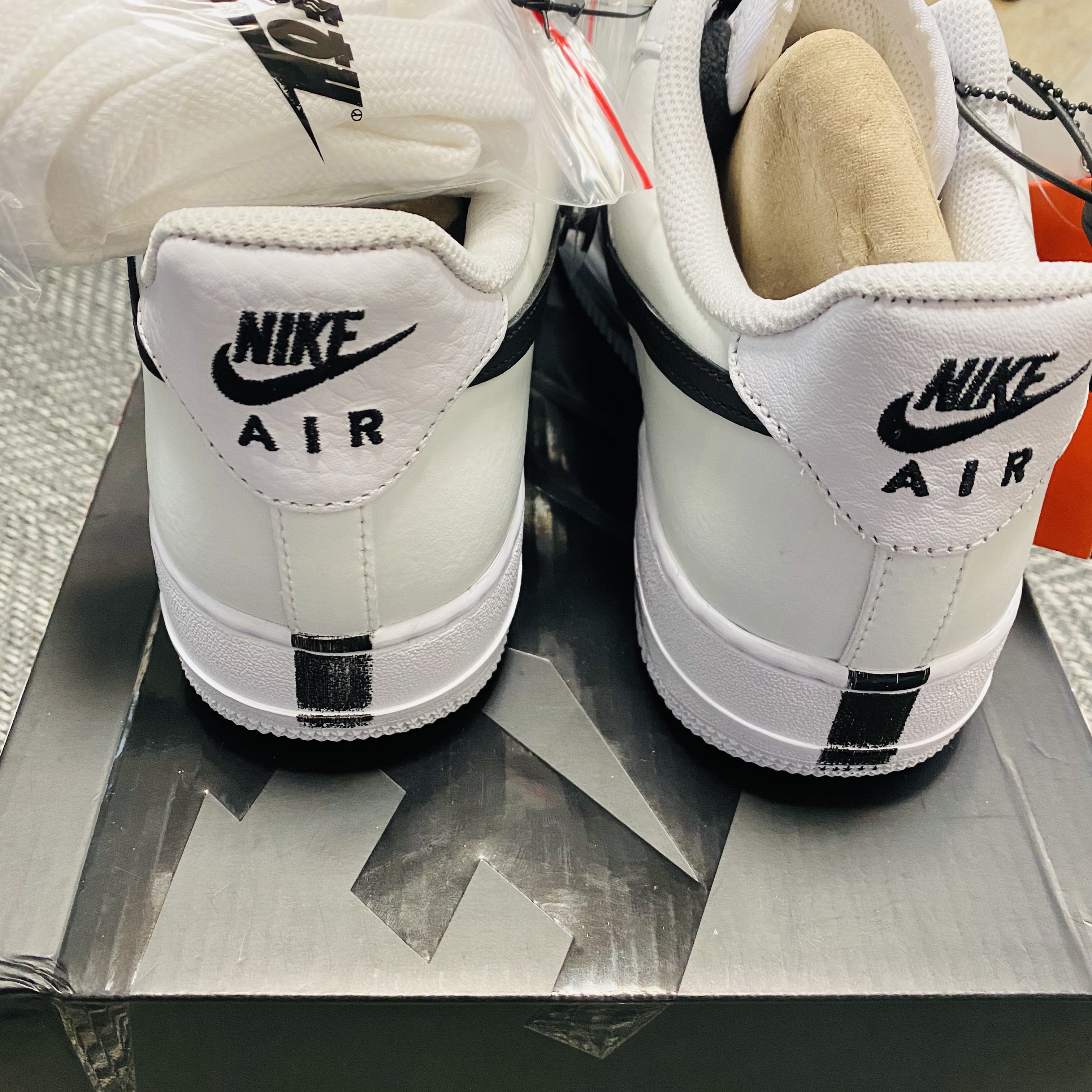 Nike x Peaceminusone Air Force 1 Low Para-Noise 2.0 착용 스타일 - 2