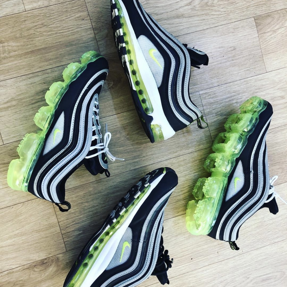 Nike Air Max 97 OG Black Volt Asia, Nike Air VaporMax 97 Black Volt 착용 스타일