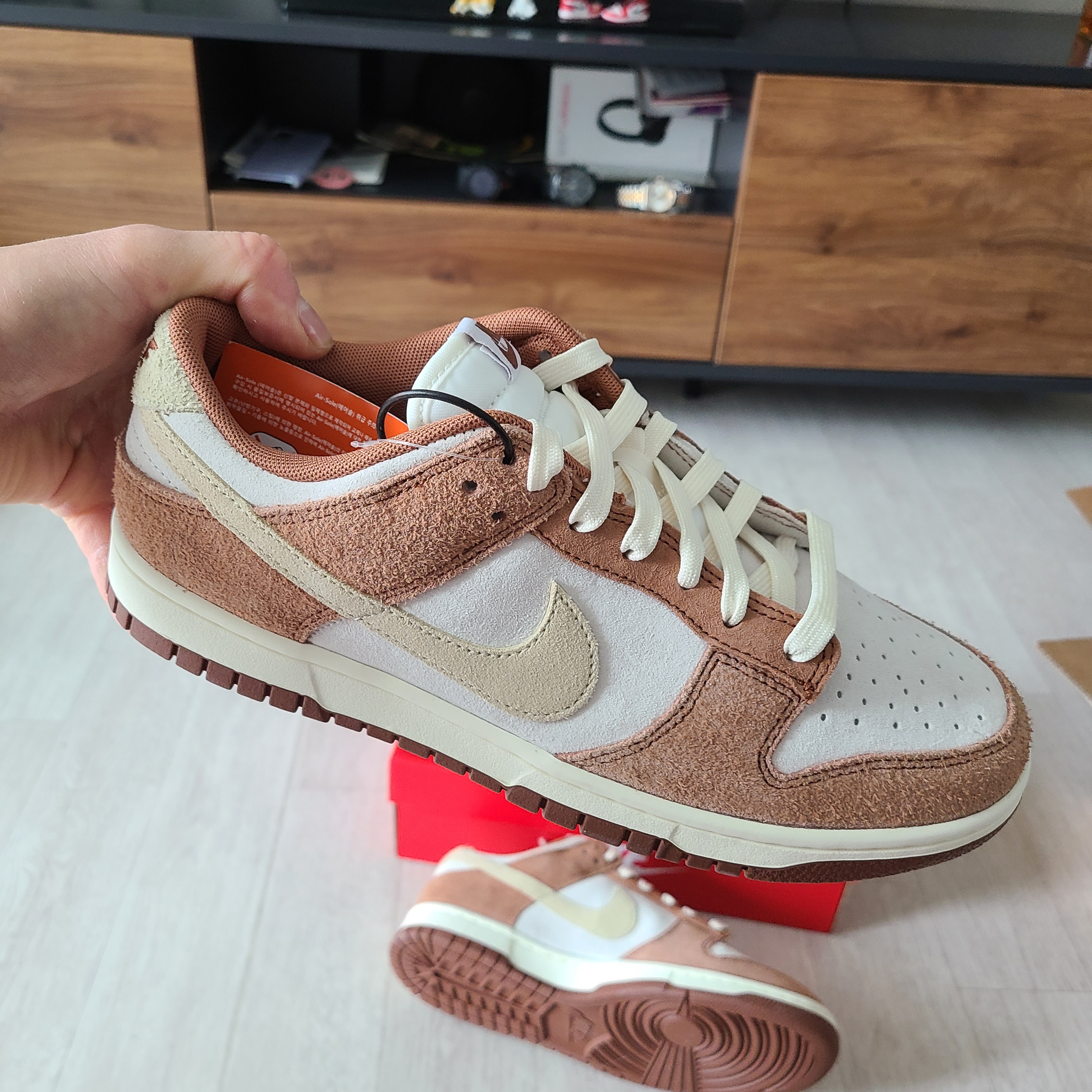 Nike Dunk Low Pro Premium Medium Curry 착용 스타일 - 2