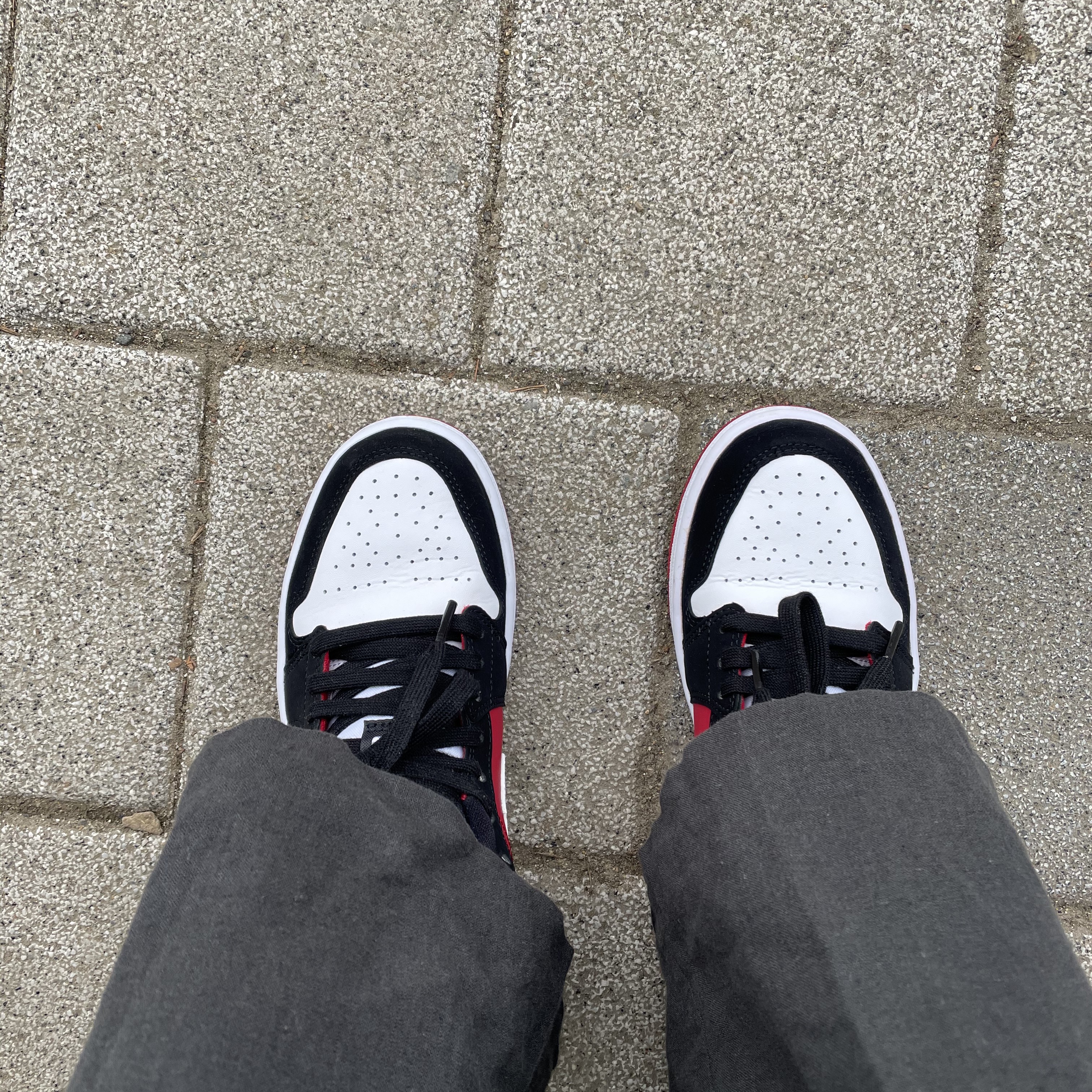 (W) Jordan 1 Low Gym Red Black White 착용 스타일 - 4
