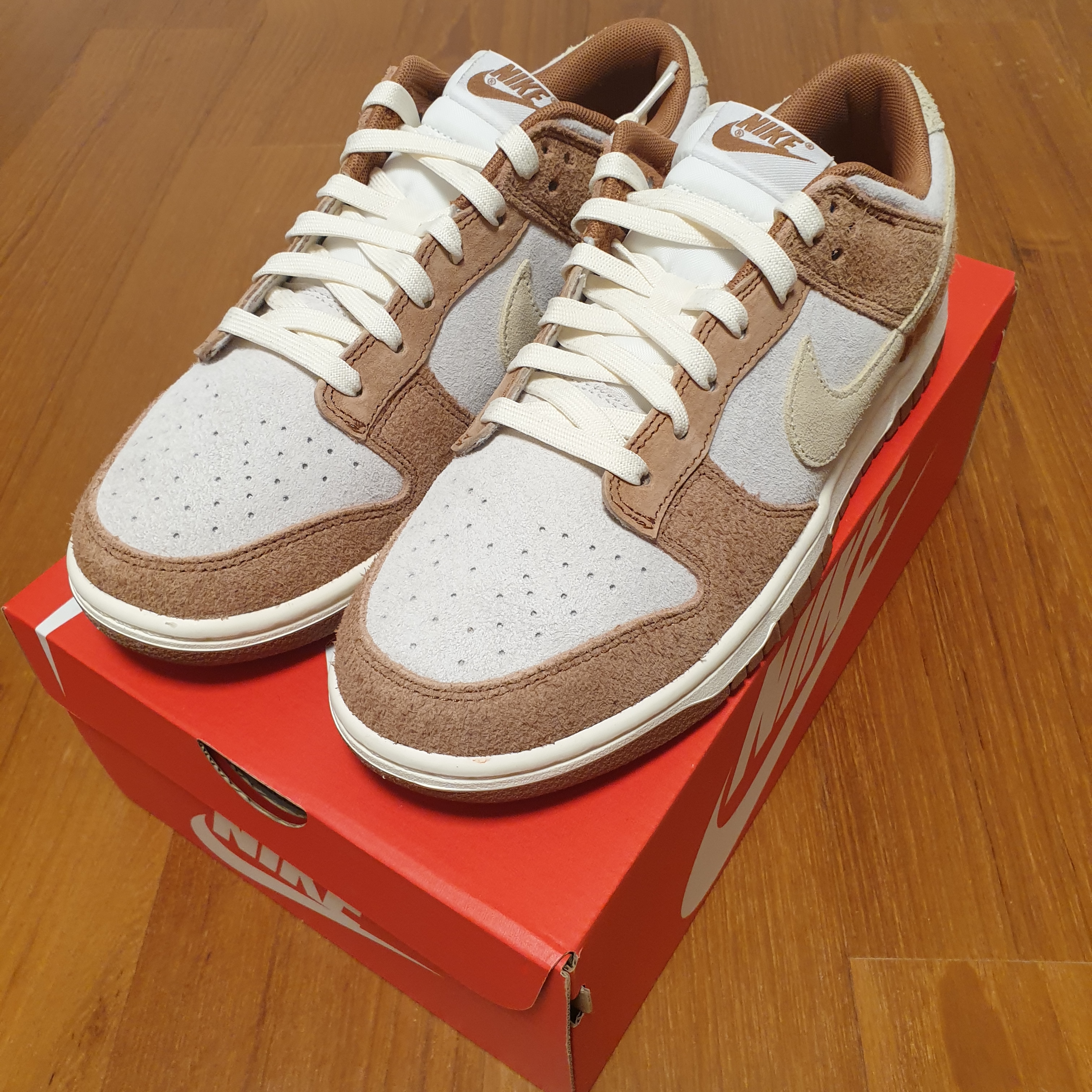 Nike Dunk Low Pro Premium Medium Curry 착용 스타일 - 2