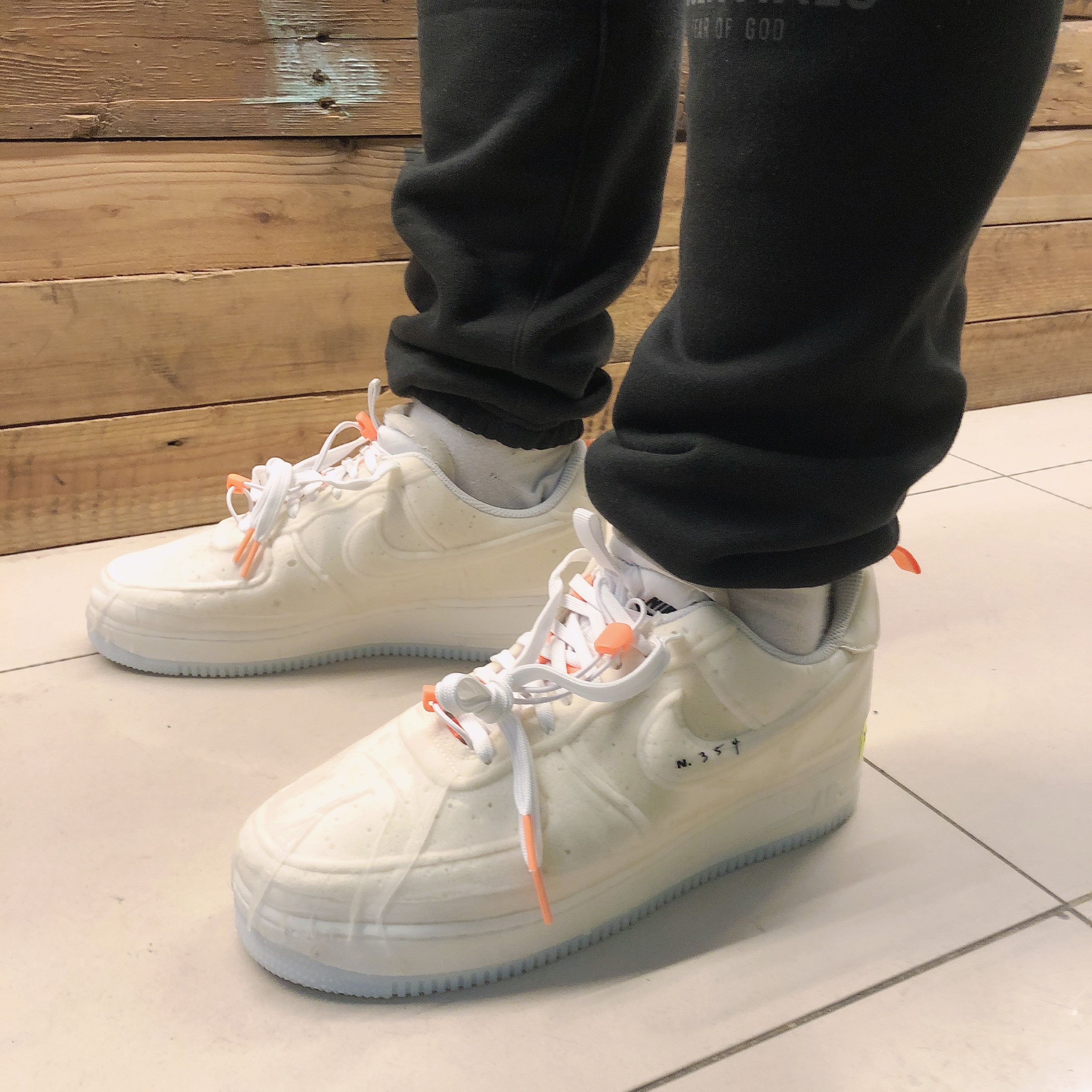 Nike Air Force 1 Experimental Sail 착용 스타일 - 5
