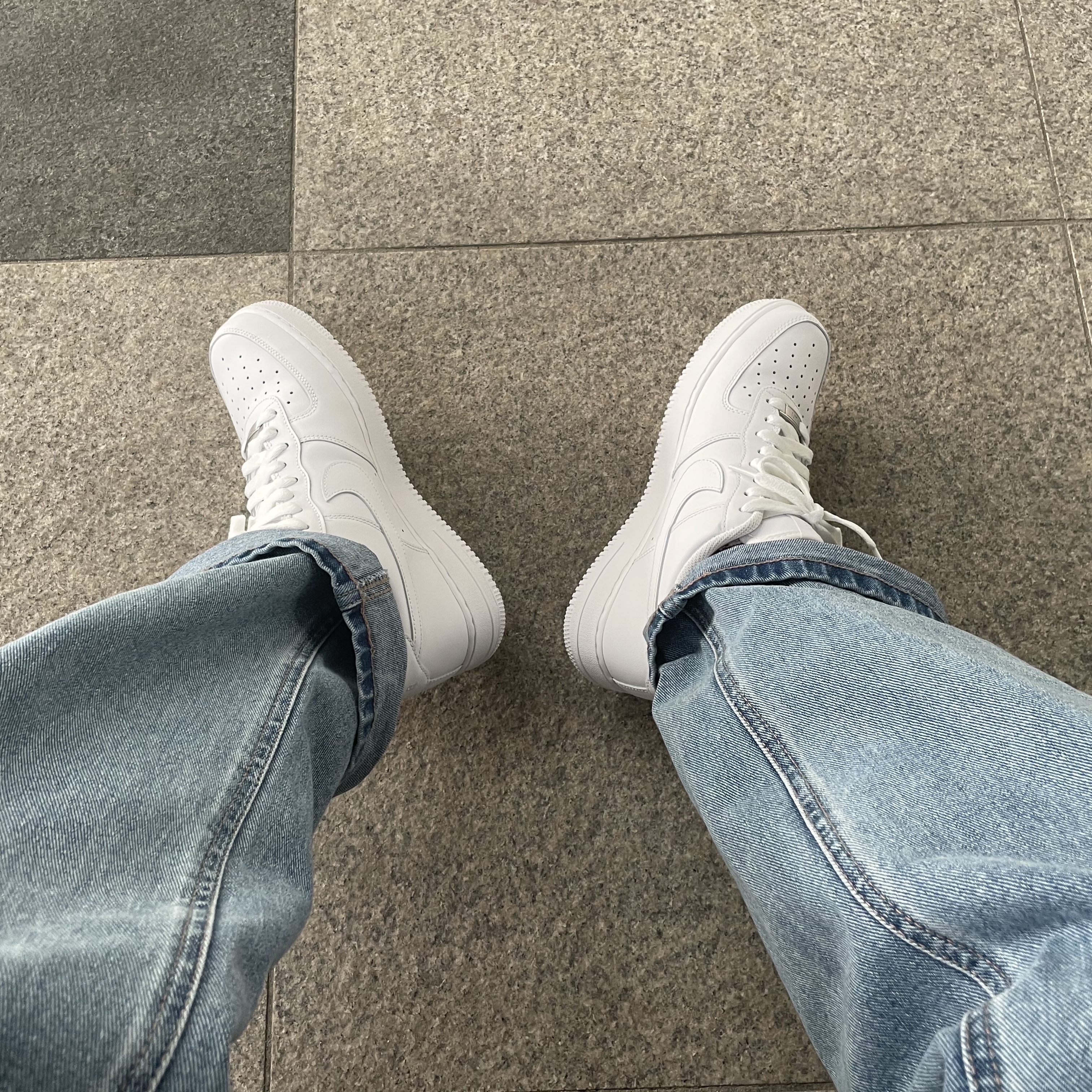 Nike Air Force 1 '07 Low White ์ฐฉ์ฉ ์คํ์ผ