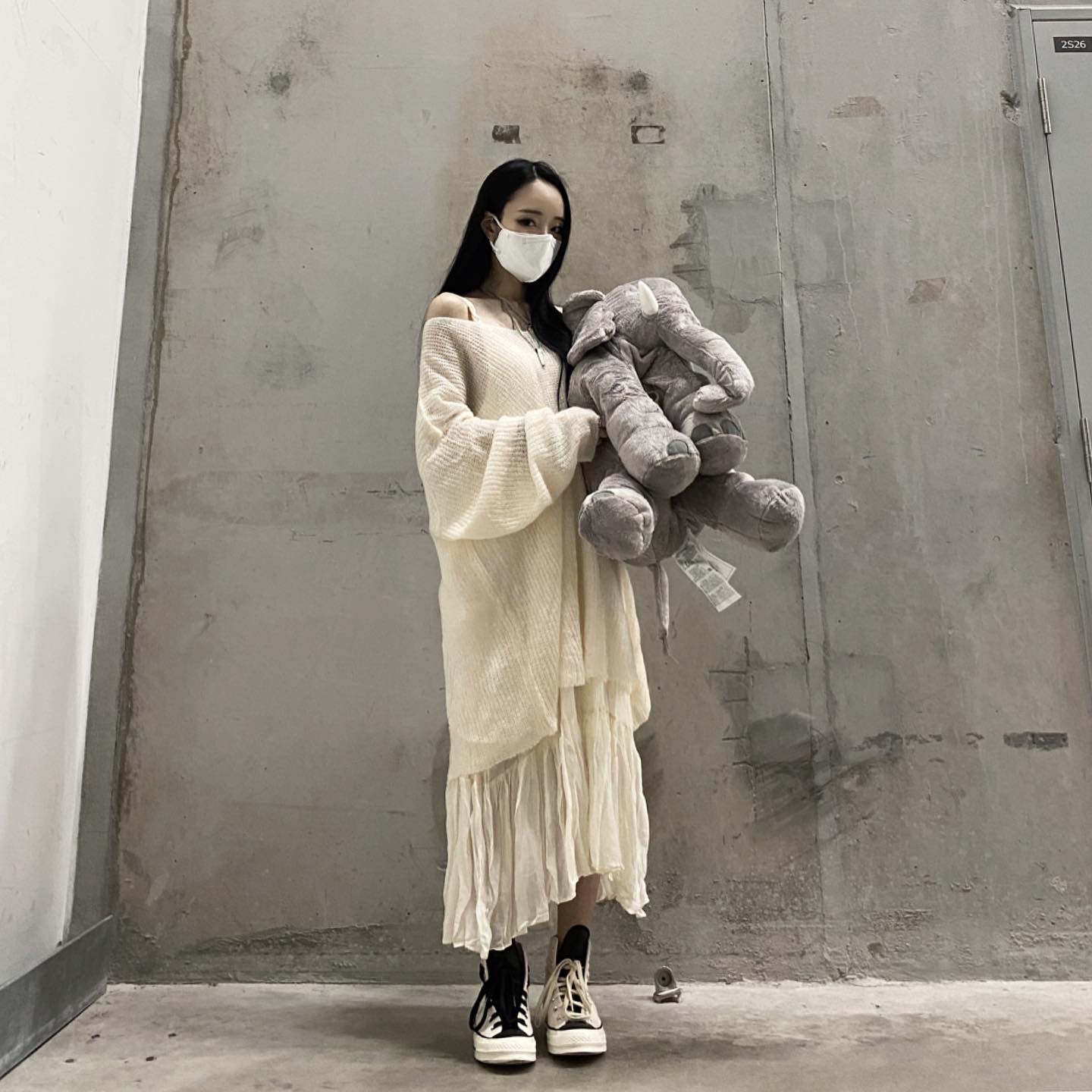 Converse x Fear of God Essentials Chuck 70 Hi Natural 2020 착용 스타일 - 1