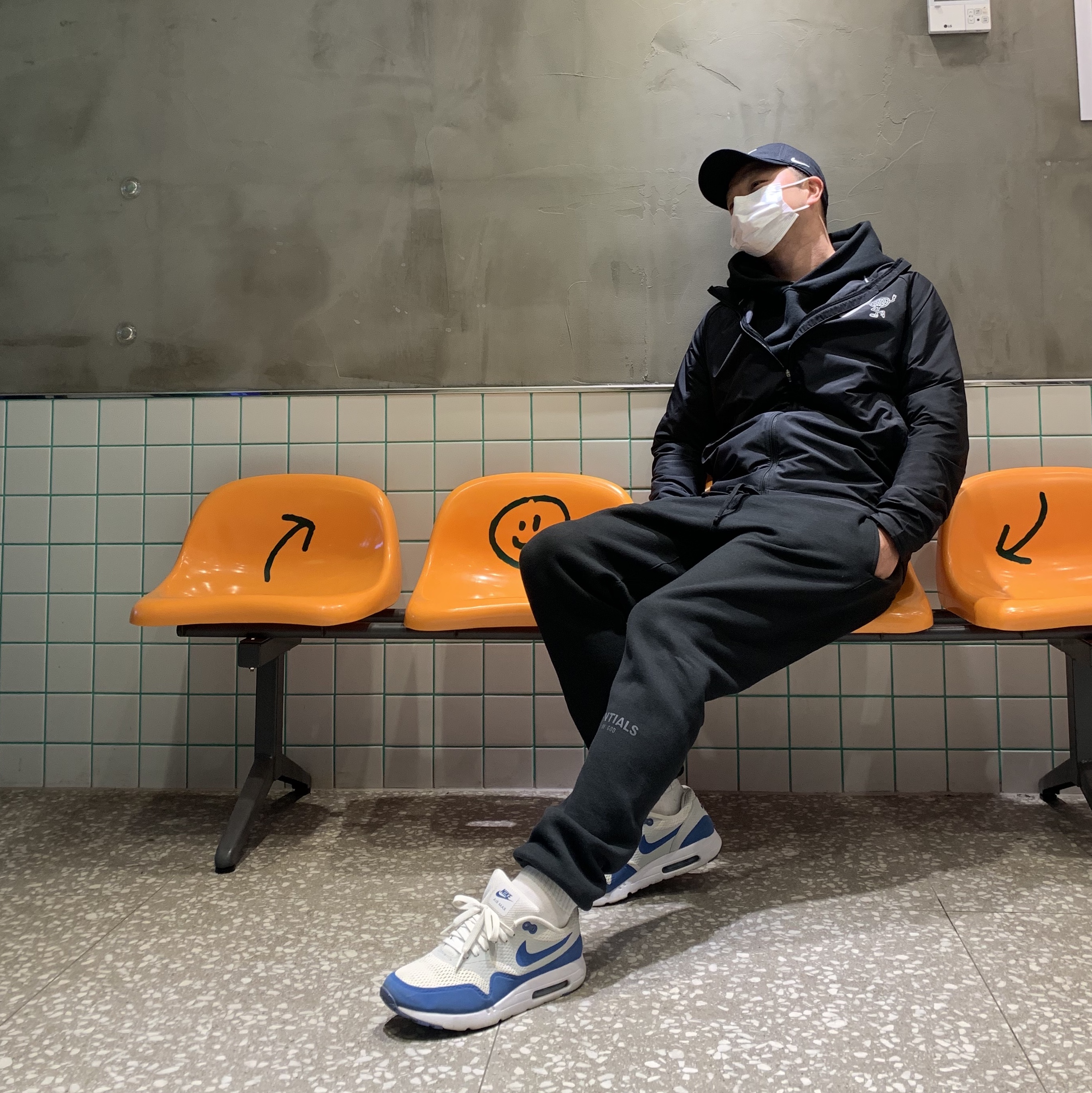 Essentials Sweatpants Dark Slate/Black 2020, Essentials 3D Silicon Applique Pullover Hoodie Dark Slate/Black 2020 착용 스타일