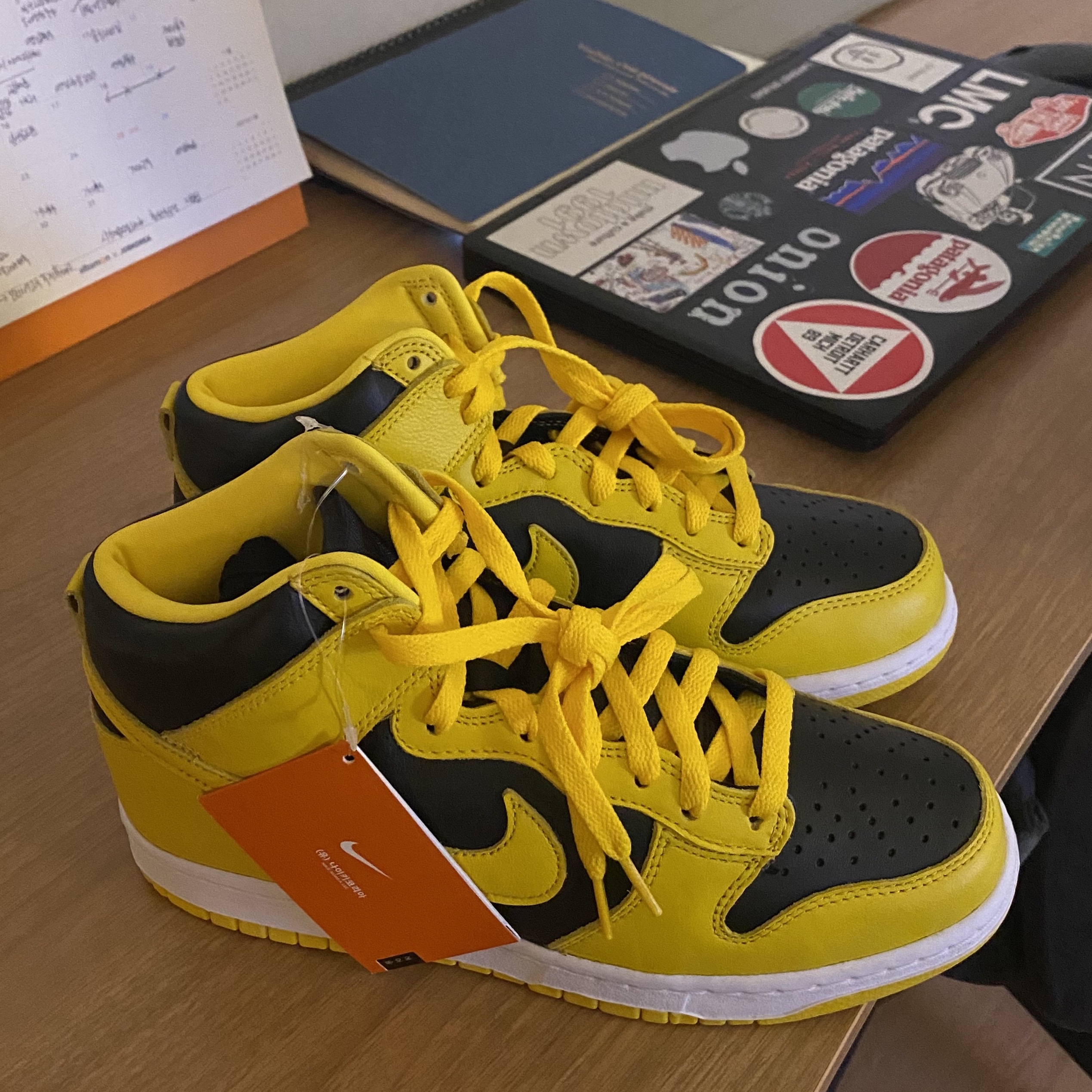 Nike Dunk High SP Varsity Maize 착용 스타일 - 3