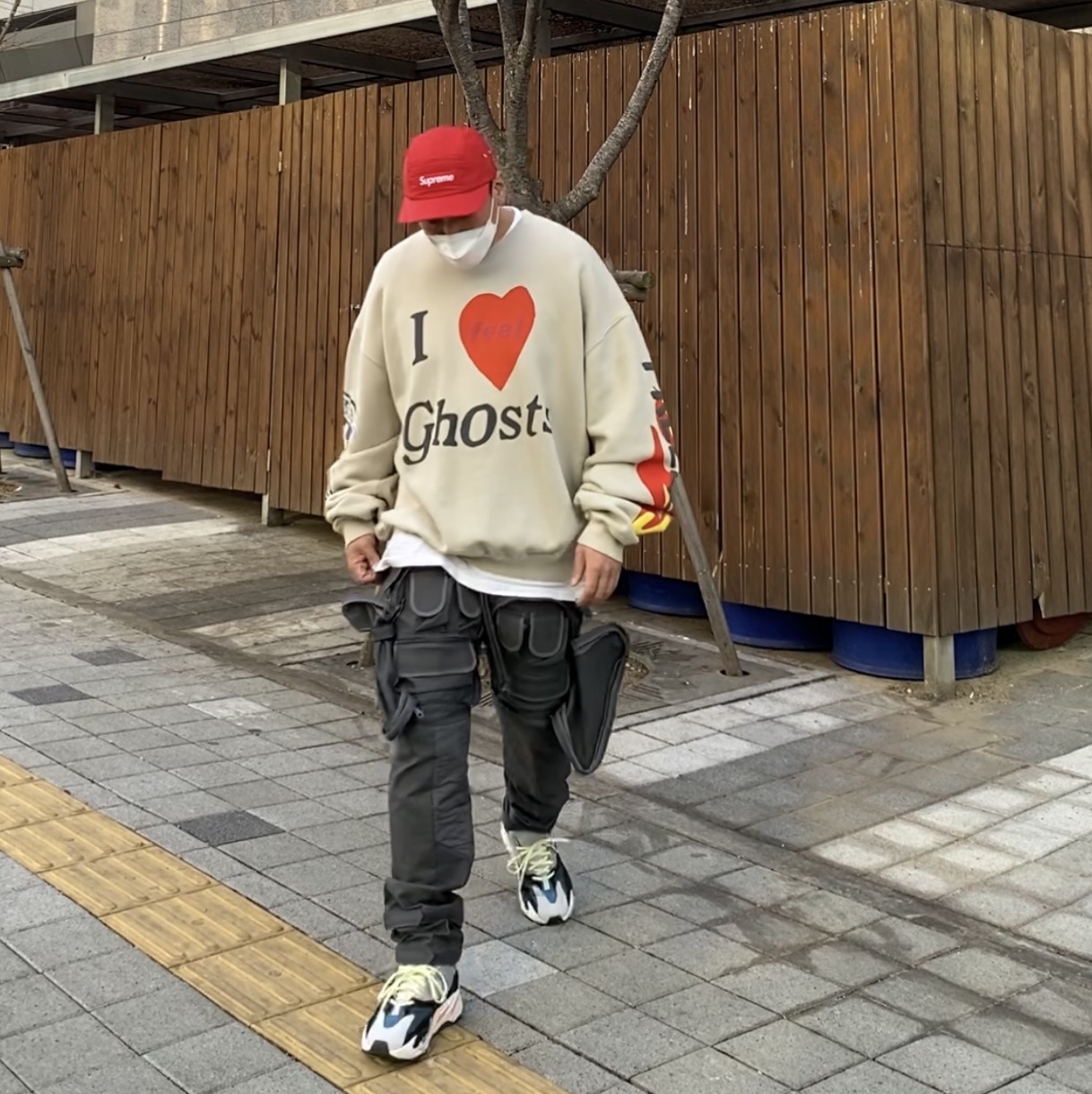 Adidas Yeezy Boost 700 Wave Runner Solid Grey 2017/2019 착용 스타일