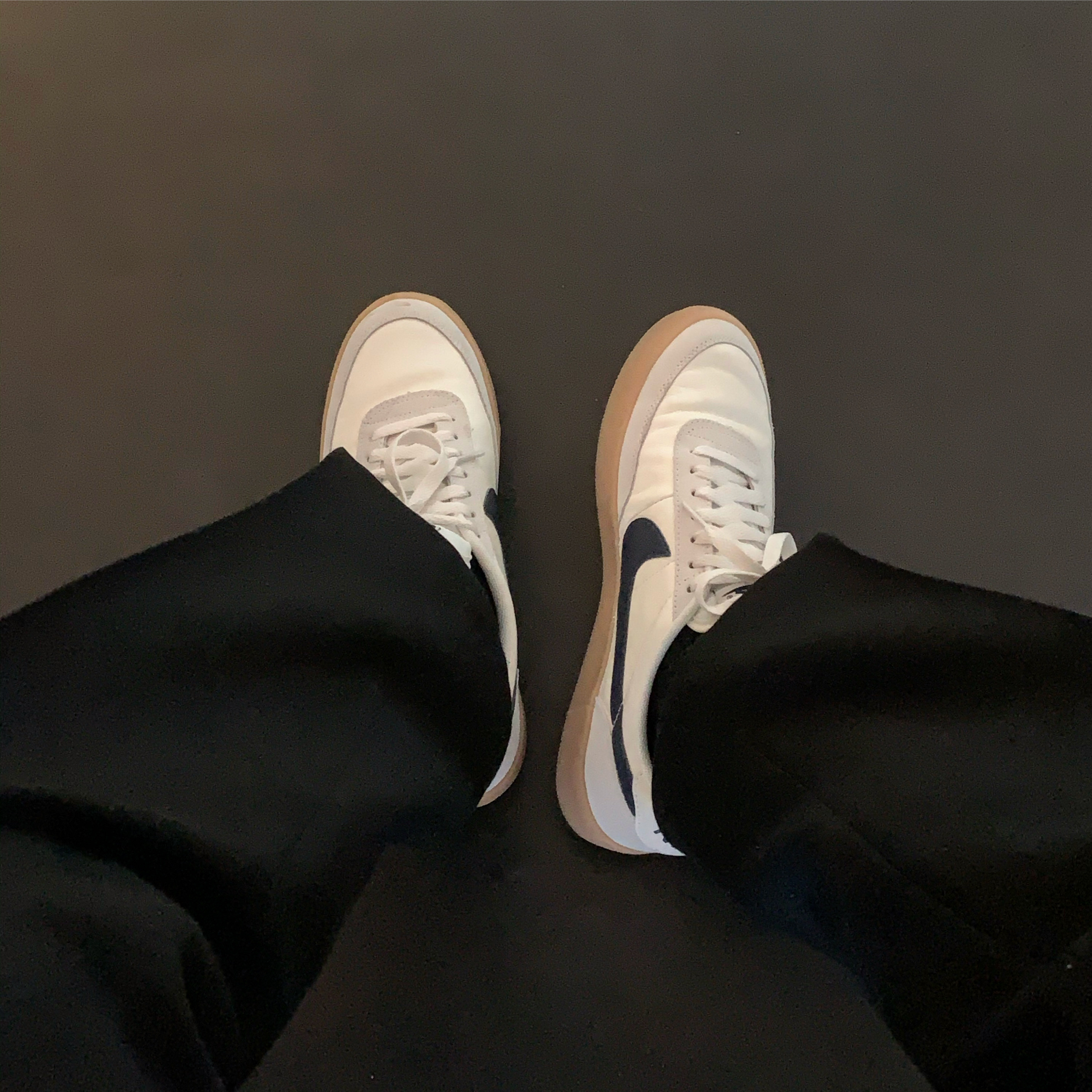 Nike Killshot 2 Leather Sail Oil Grey Gum 착용 스타일